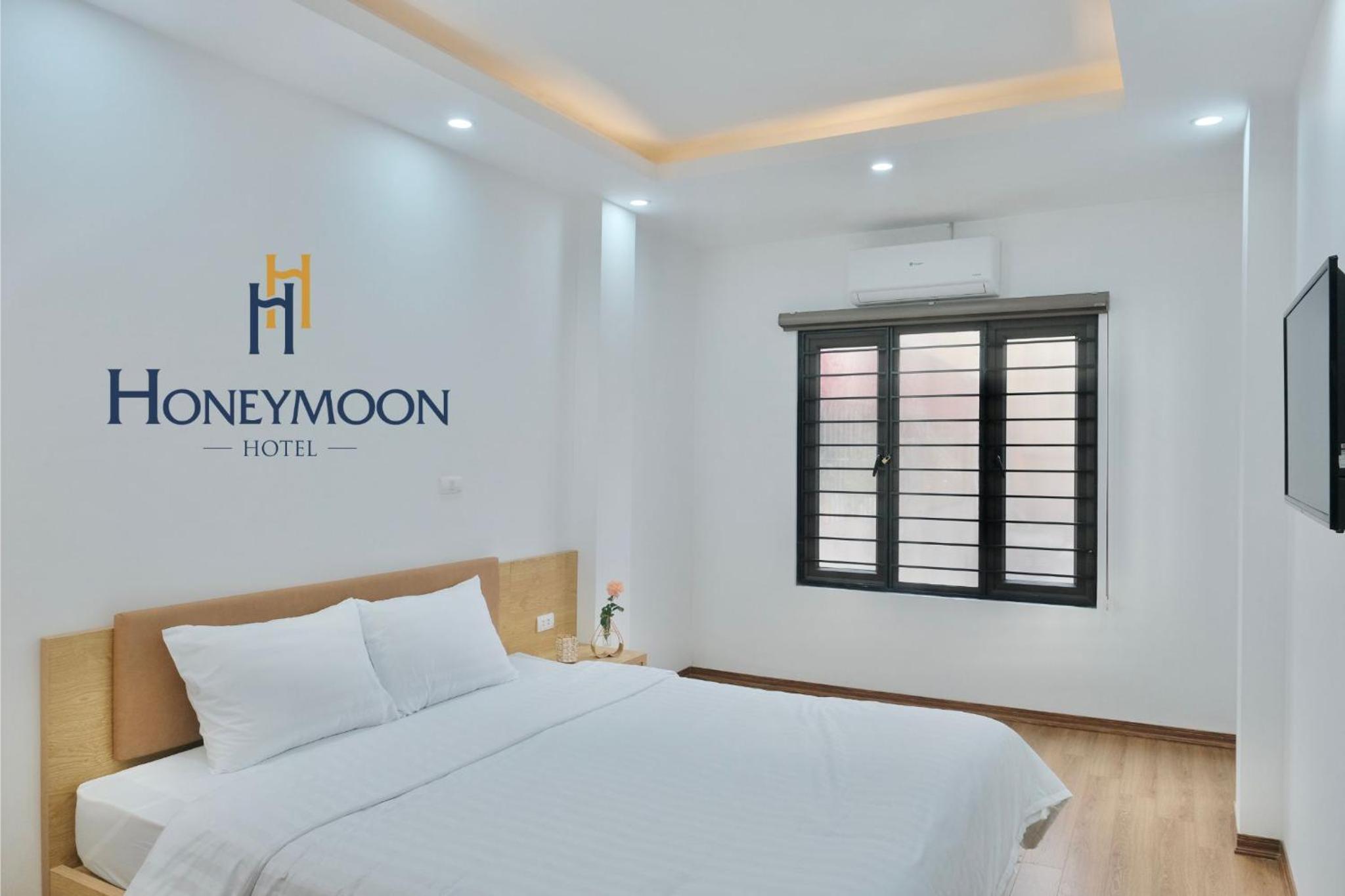 Hooneymoon Hotel - 404 Đường Bưởi - by Bay Luxury