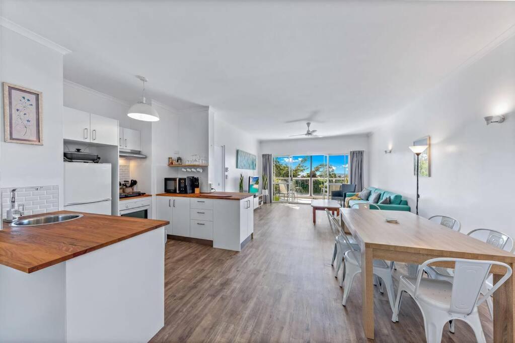 NEW! 2BR Whitsundays Oasis w/ Ocean Views