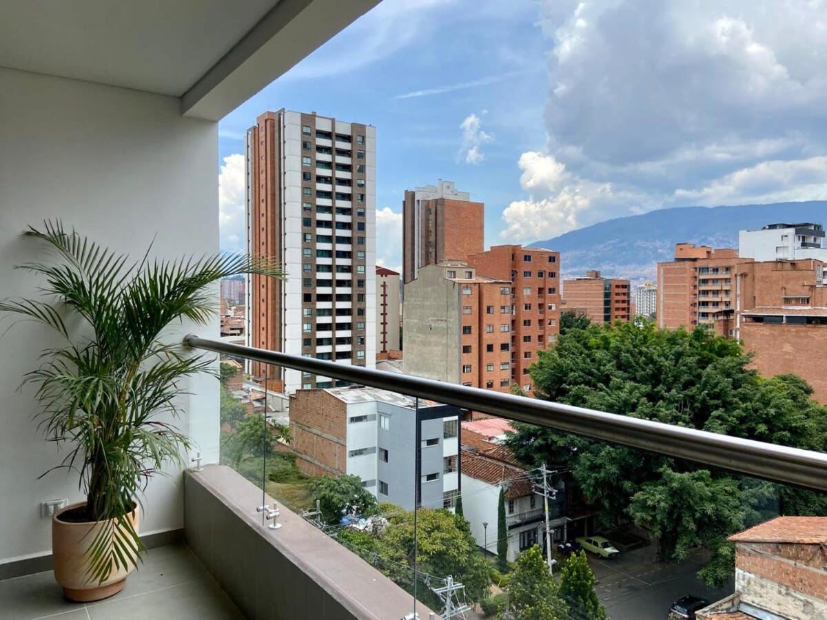 Captivating 2BR with Balcony in Laureles