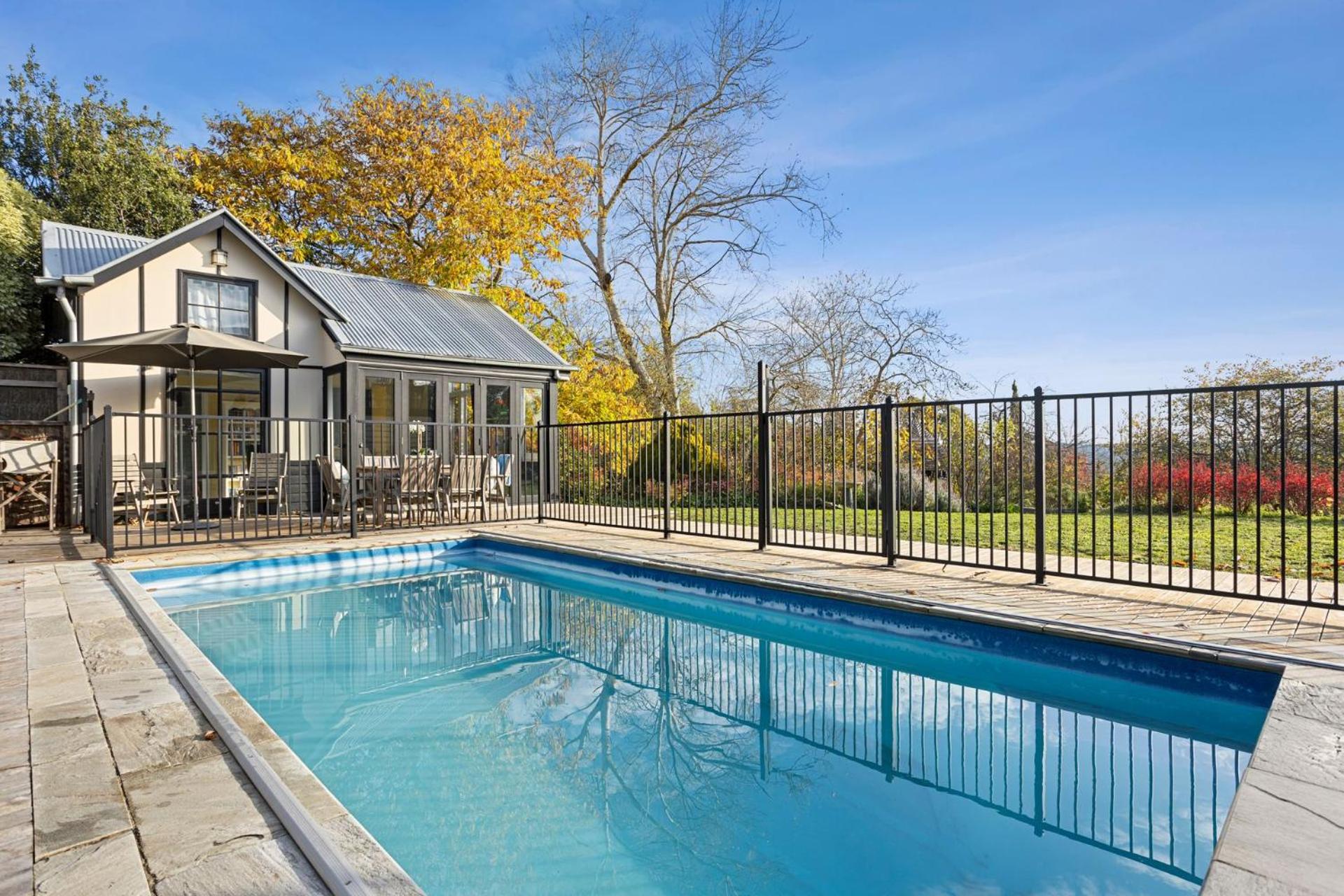 Queensberry Hill View- luxury group retreat
