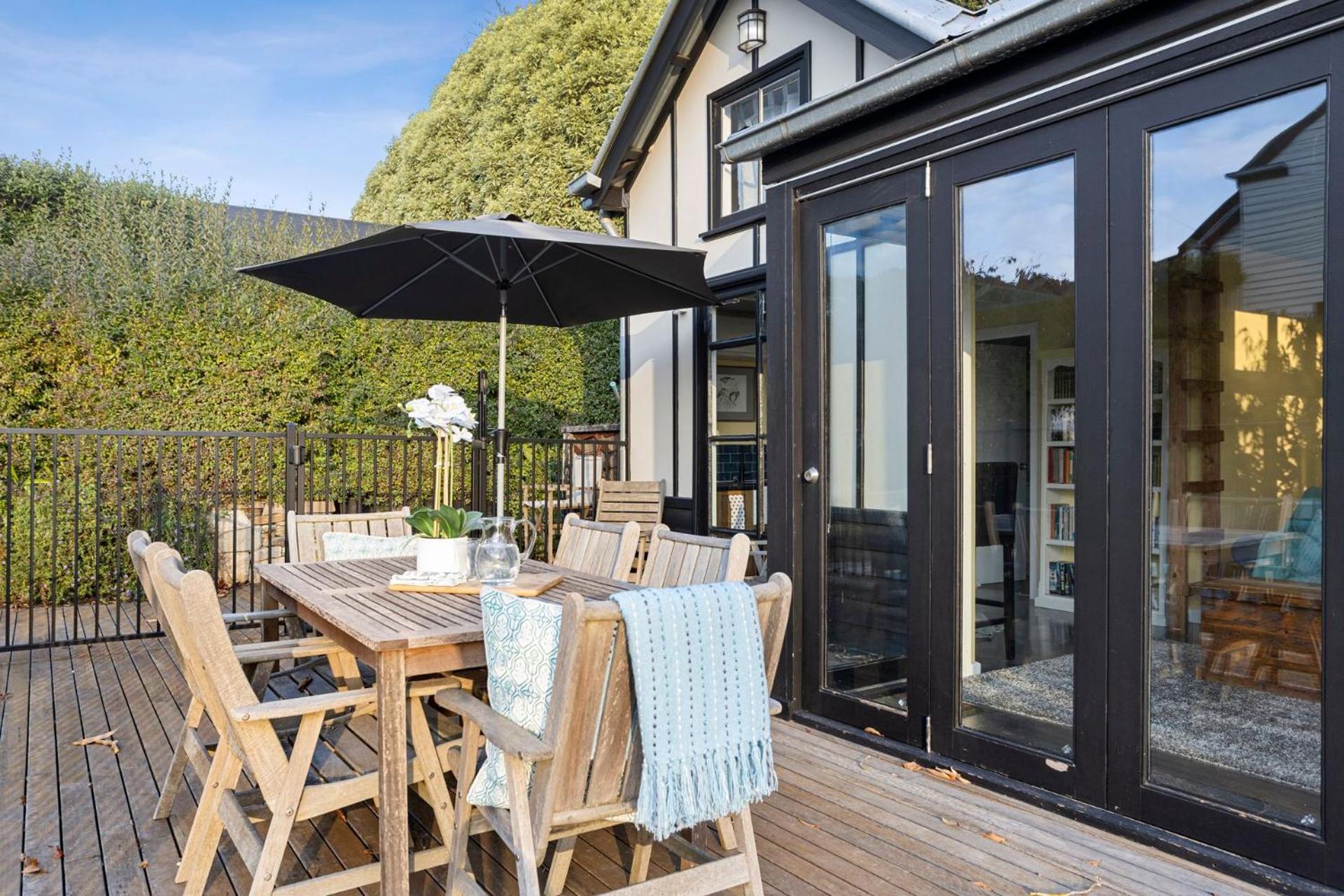 Queensberry Hill View- luxury group retreat