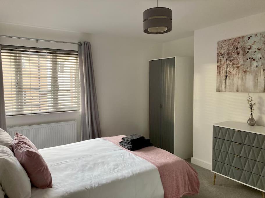 Spacious Newly Built Apartment - Colwyn Bay view 2