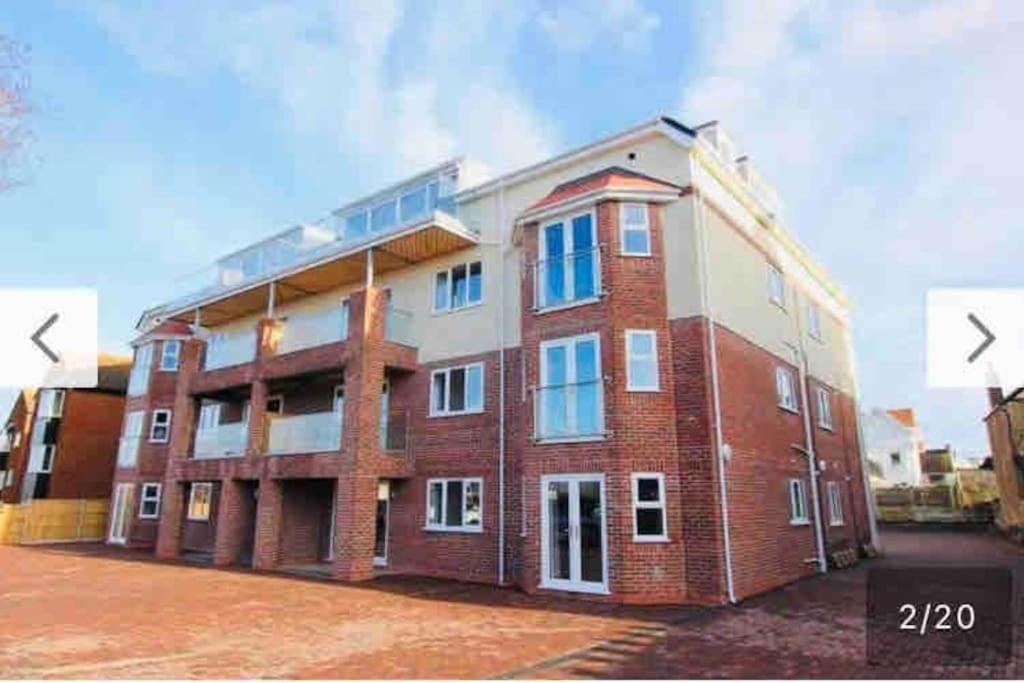 Spacious Newly Built Apartment - Colwyn Bay view 4