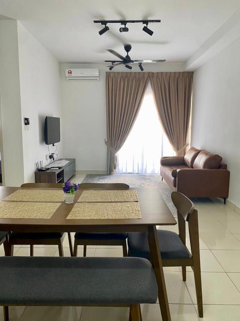 Tifa Home, Alanis Residence Kota Warisan KLIA Sepang Netflix photo 2
