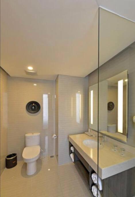 Suranadi 1BR Deluxe Room City CYN view 3
