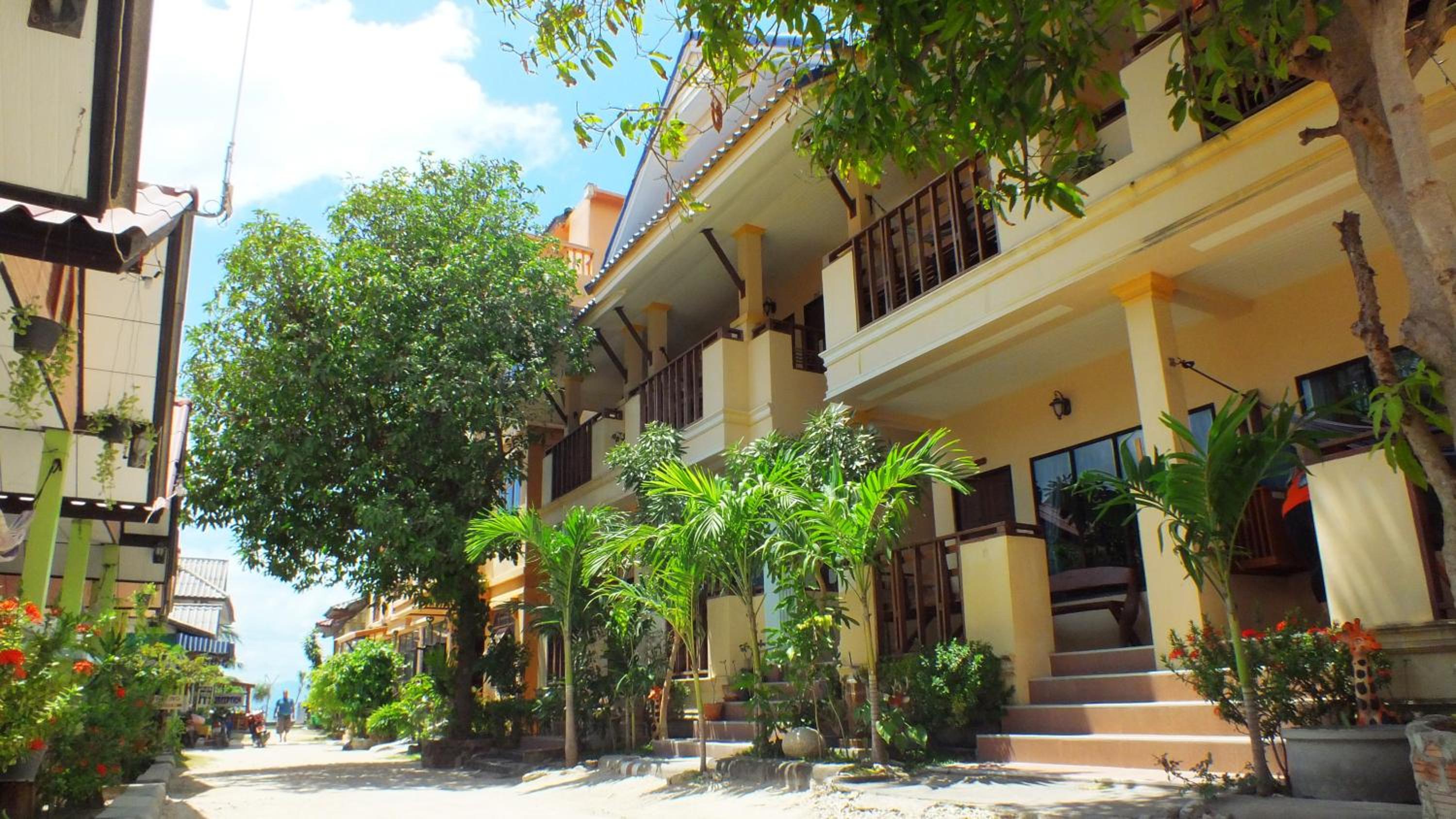 Black & White Bungalows