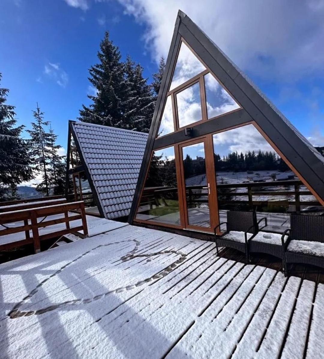 Cabane A-frame CeziAde Tihuta view 3