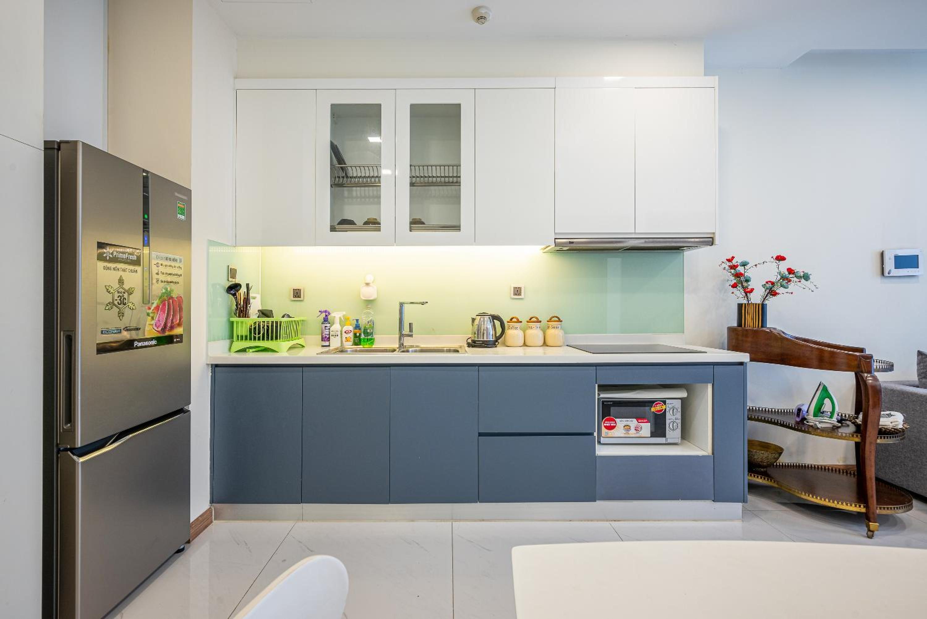 Vinhomes Central Park (Vinhomes Tân Cảng) - Fully furnished apartment, right in the shopping center and central park, private, 1-3 Bedrooms,...