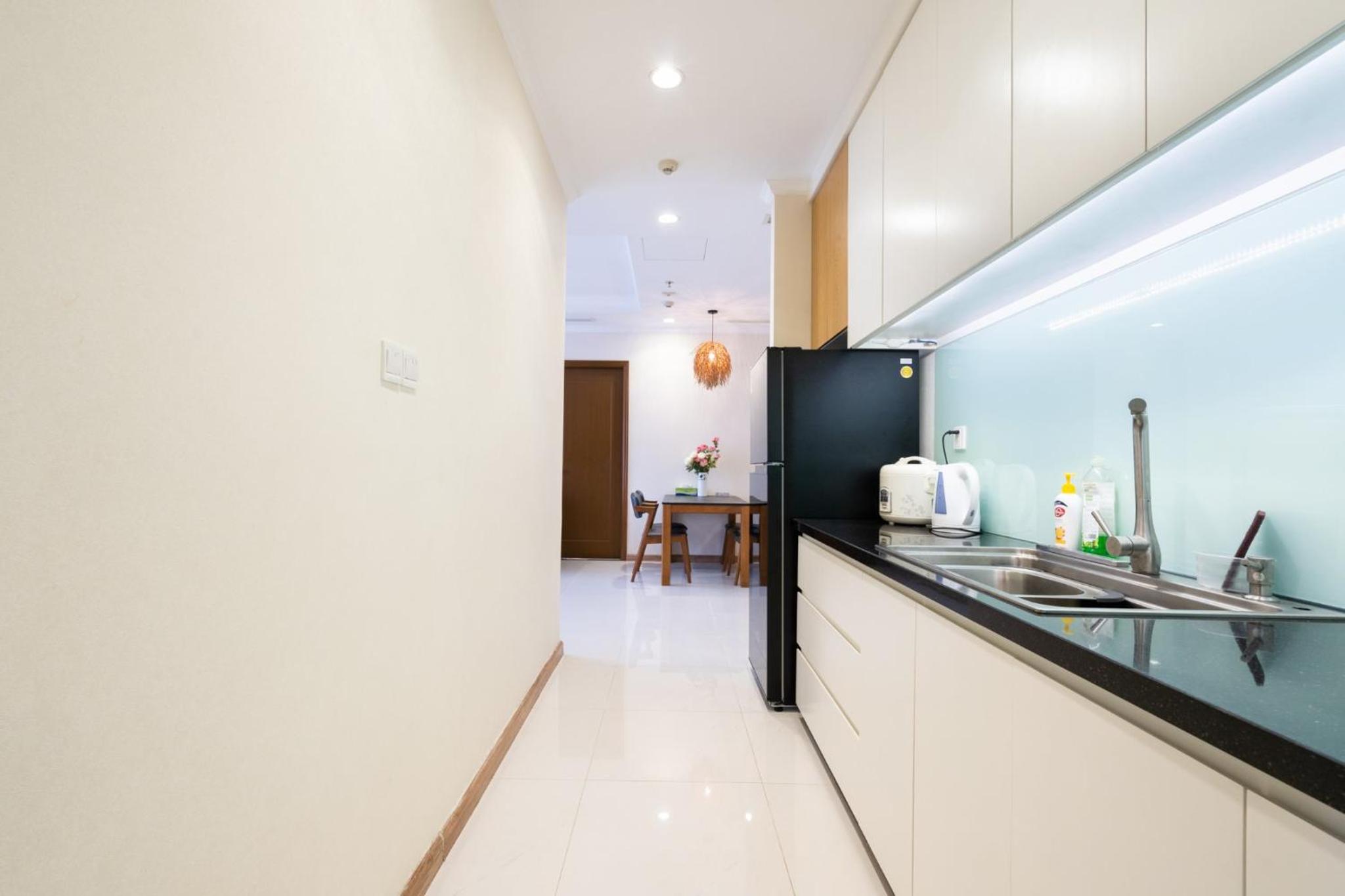Vinhomes Central Park (Vinhomes Tân Cảng) - Fully furnished apartment, right in the shopping center and central park, private, 1-3 Bedrooms,...