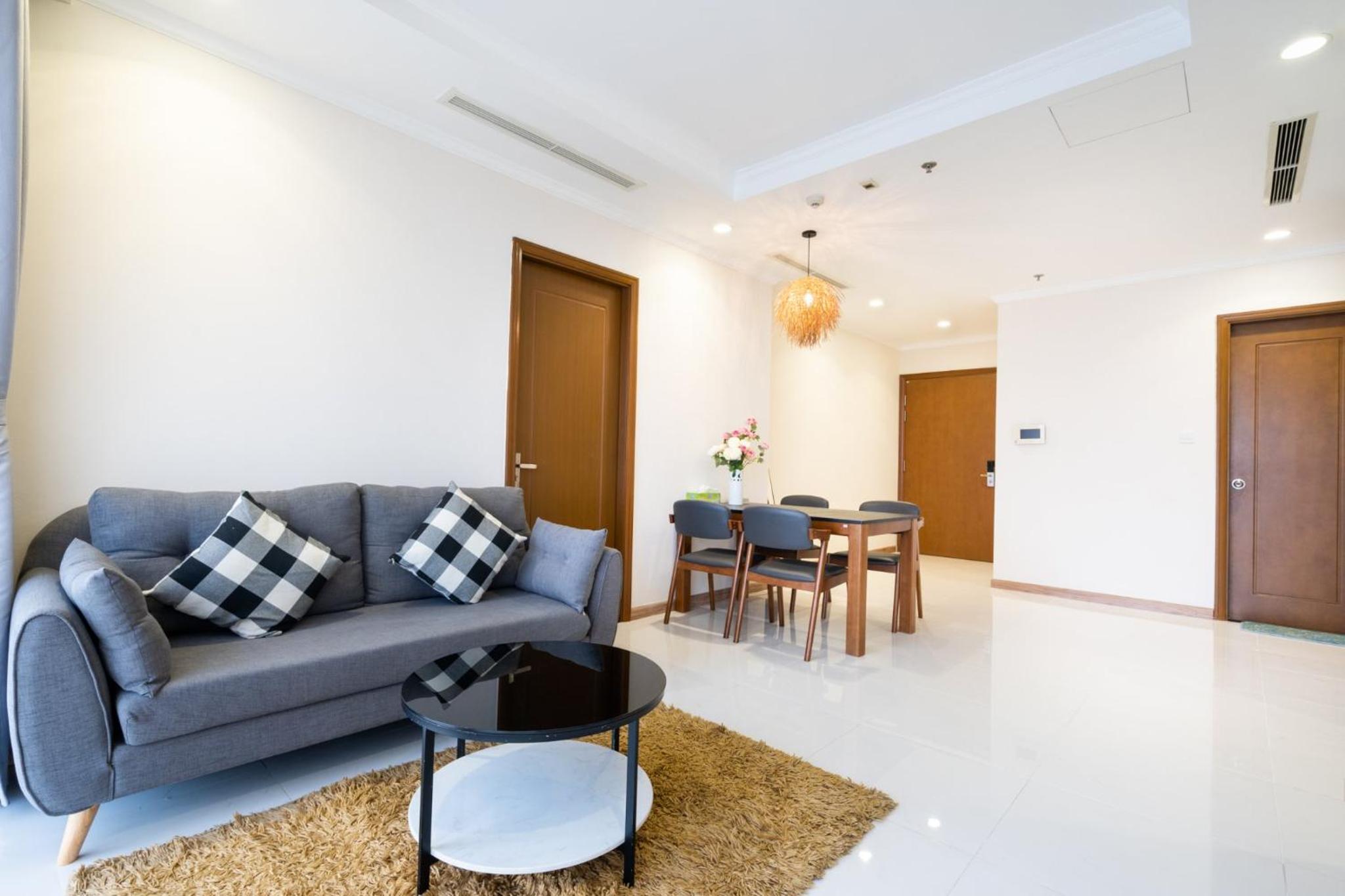 Vinhomes Central Park (Vinhomes Tân Cảng) - Fully furnished apartment, right in the shopping center and central park, private, 1-3 Bedrooms,...