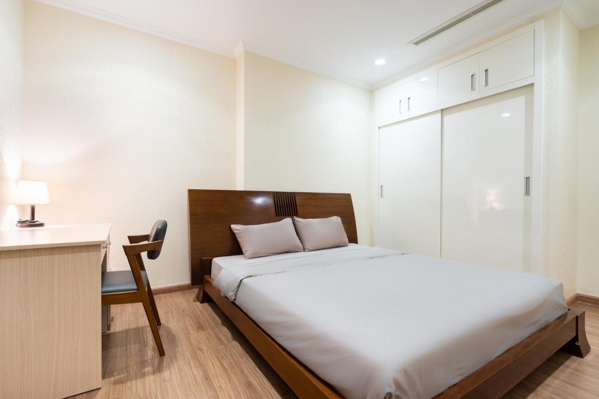 Vinhomes Central Park (Vinhomes Tân Cảng) - Fully furnished apartment, right in the shopping center and central park, private, 1-3 Bedrooms,...