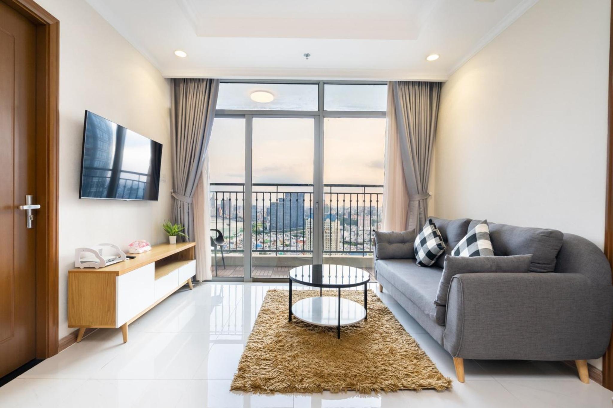 Vinhomes Central Park (Vinhomes Tân Cảng) - Fully furnished apartment, right in the shopping center and central park, private, 1-3 Bedrooms,...