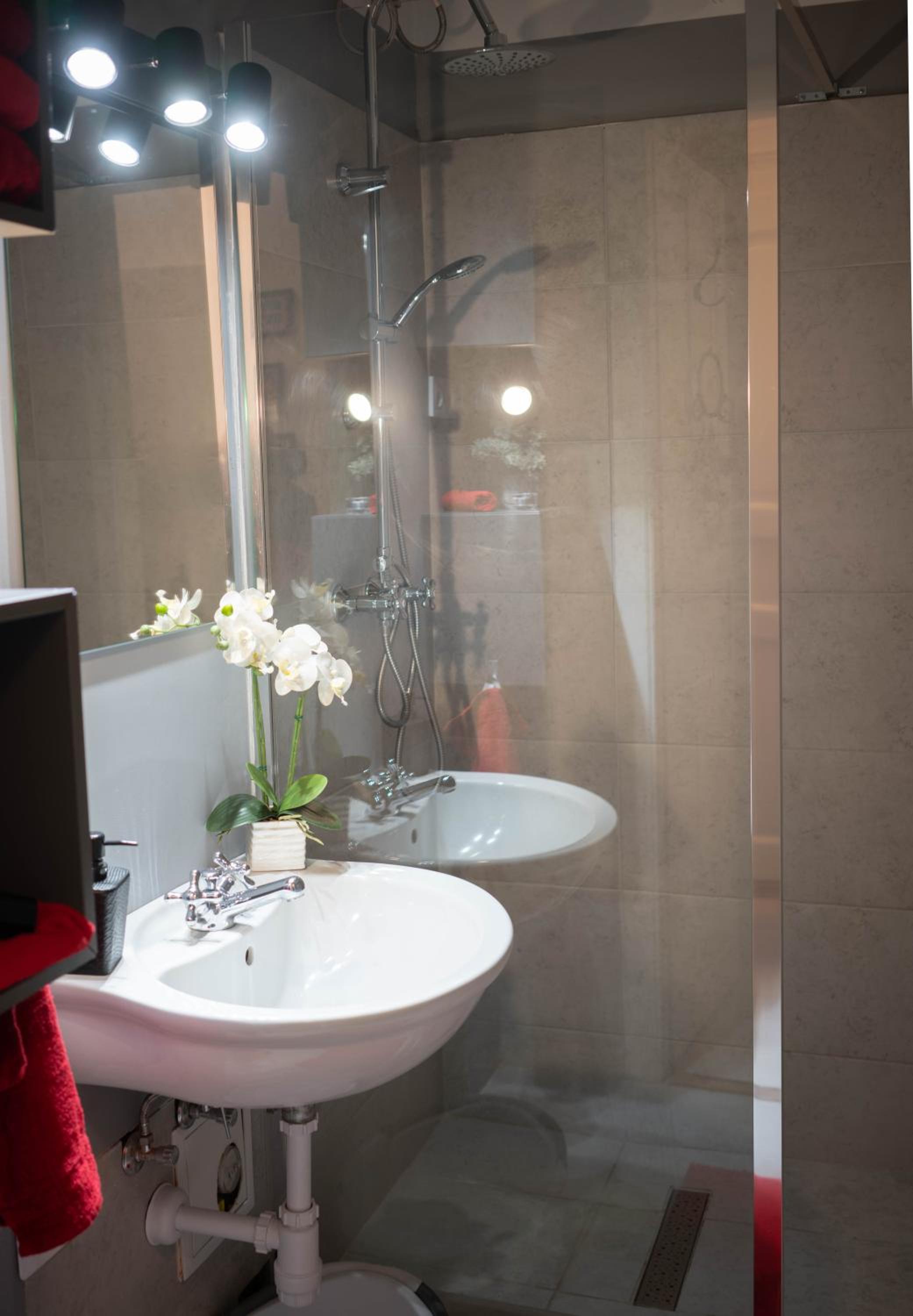 Stylish studio apartment in the heart of Budapest view 2