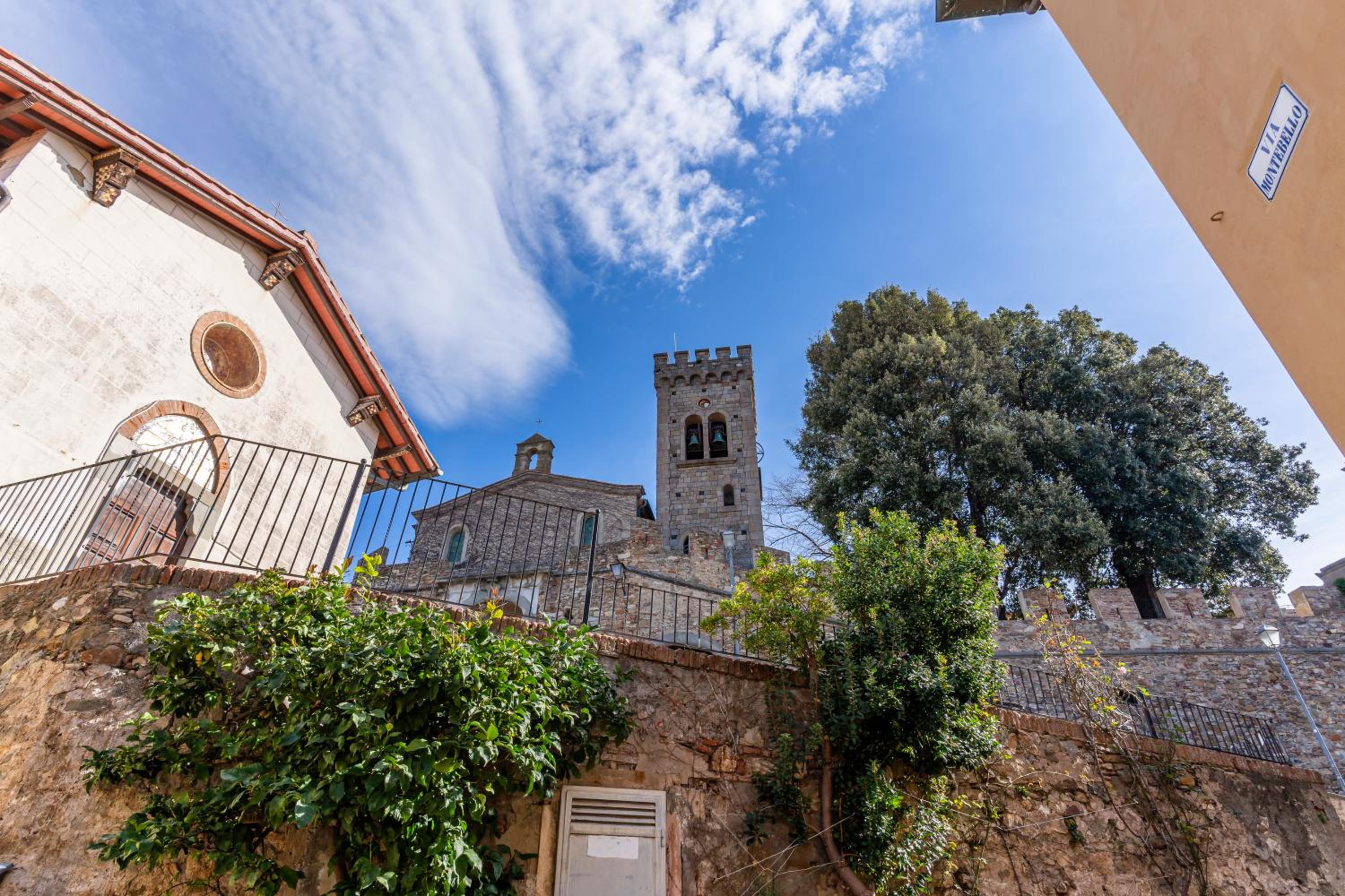 GuestHost - Castagneto Carducci - Central and bright flat