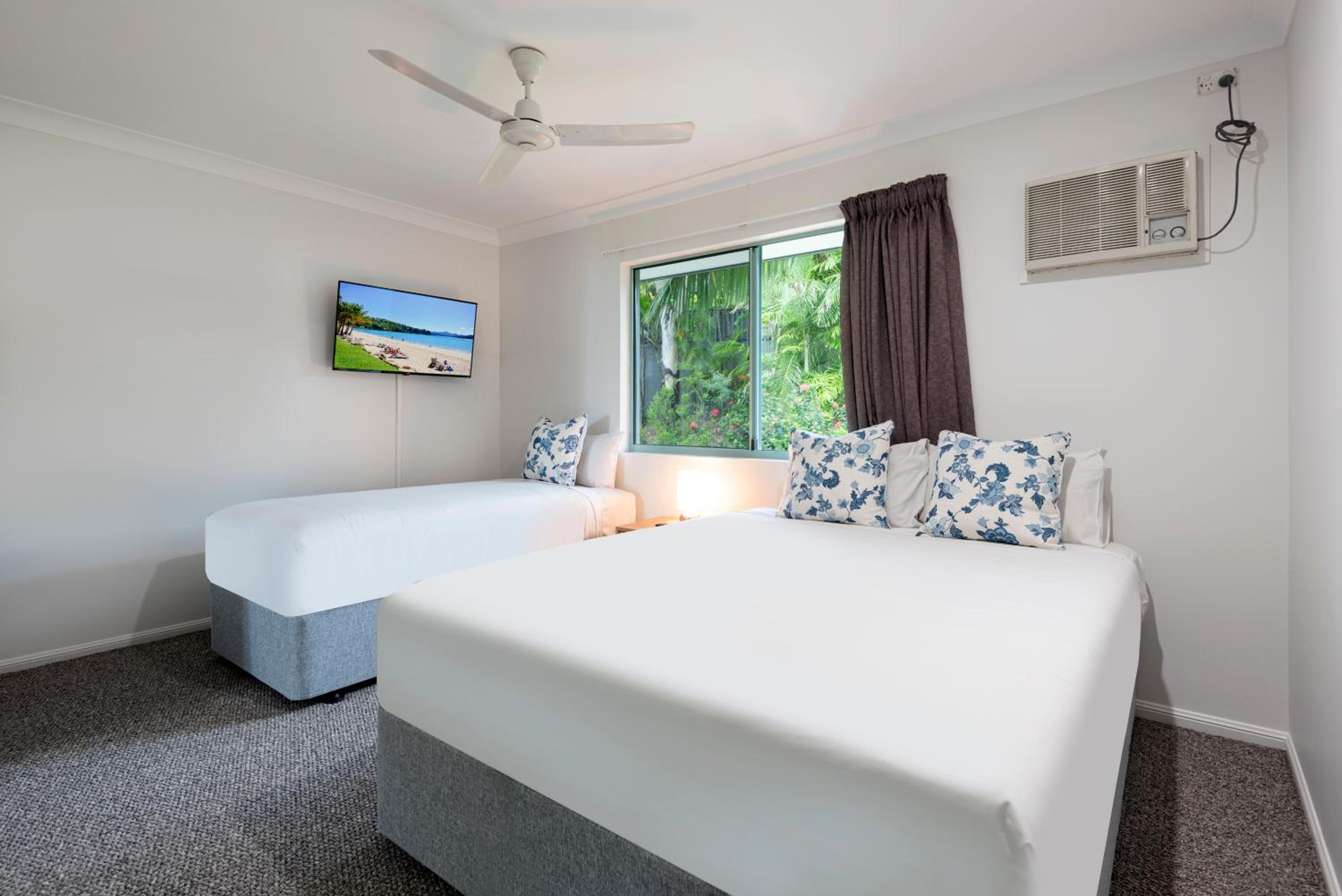 Sunset Waters Apartments
