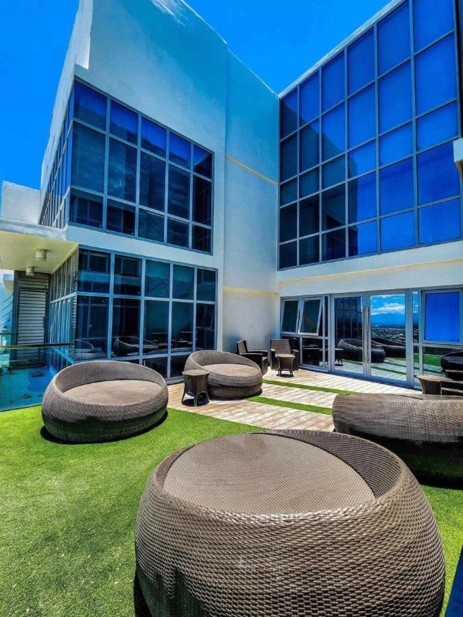 Cozy condo unit at The Palladium