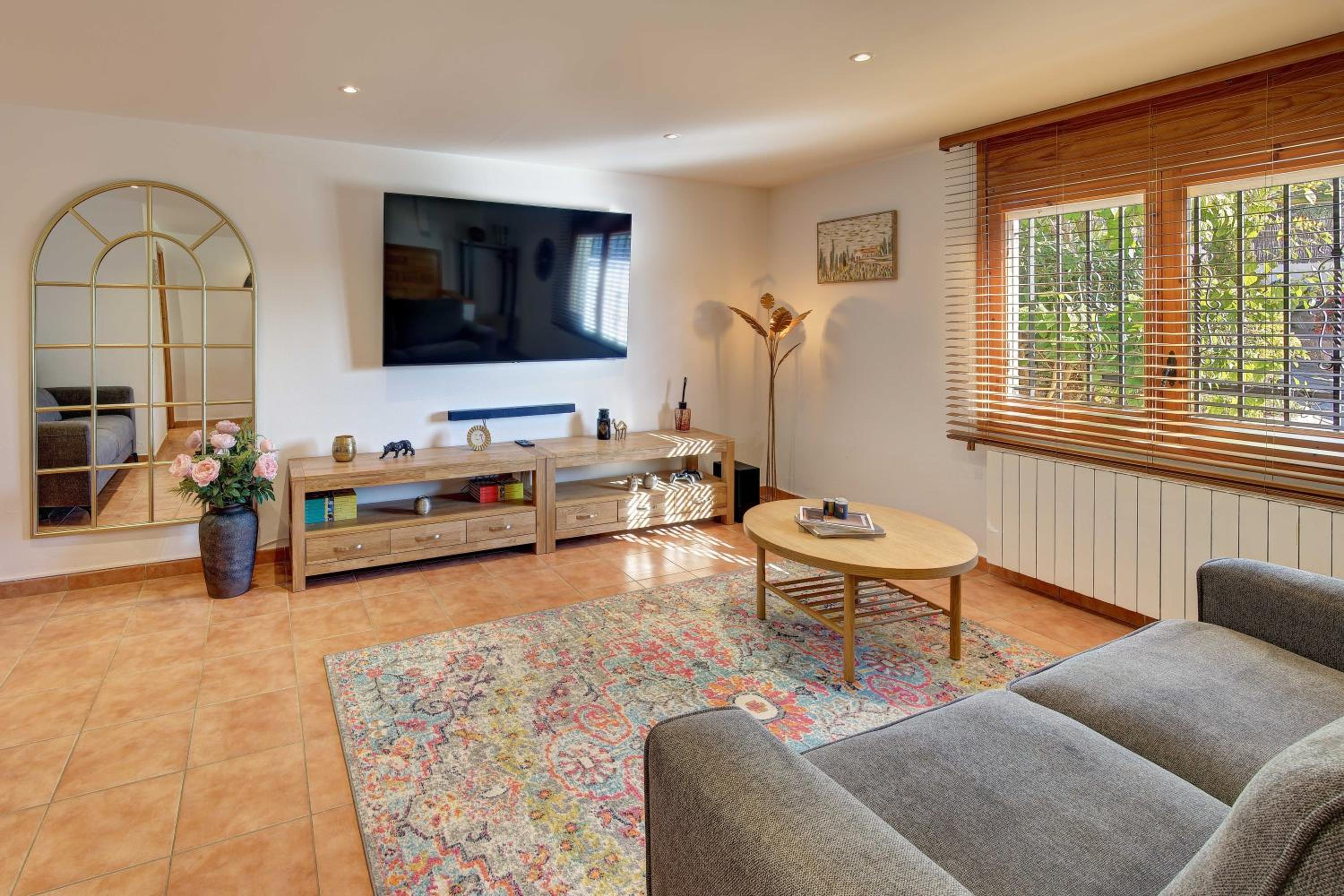 VILLA ARBUCIES with private pool
