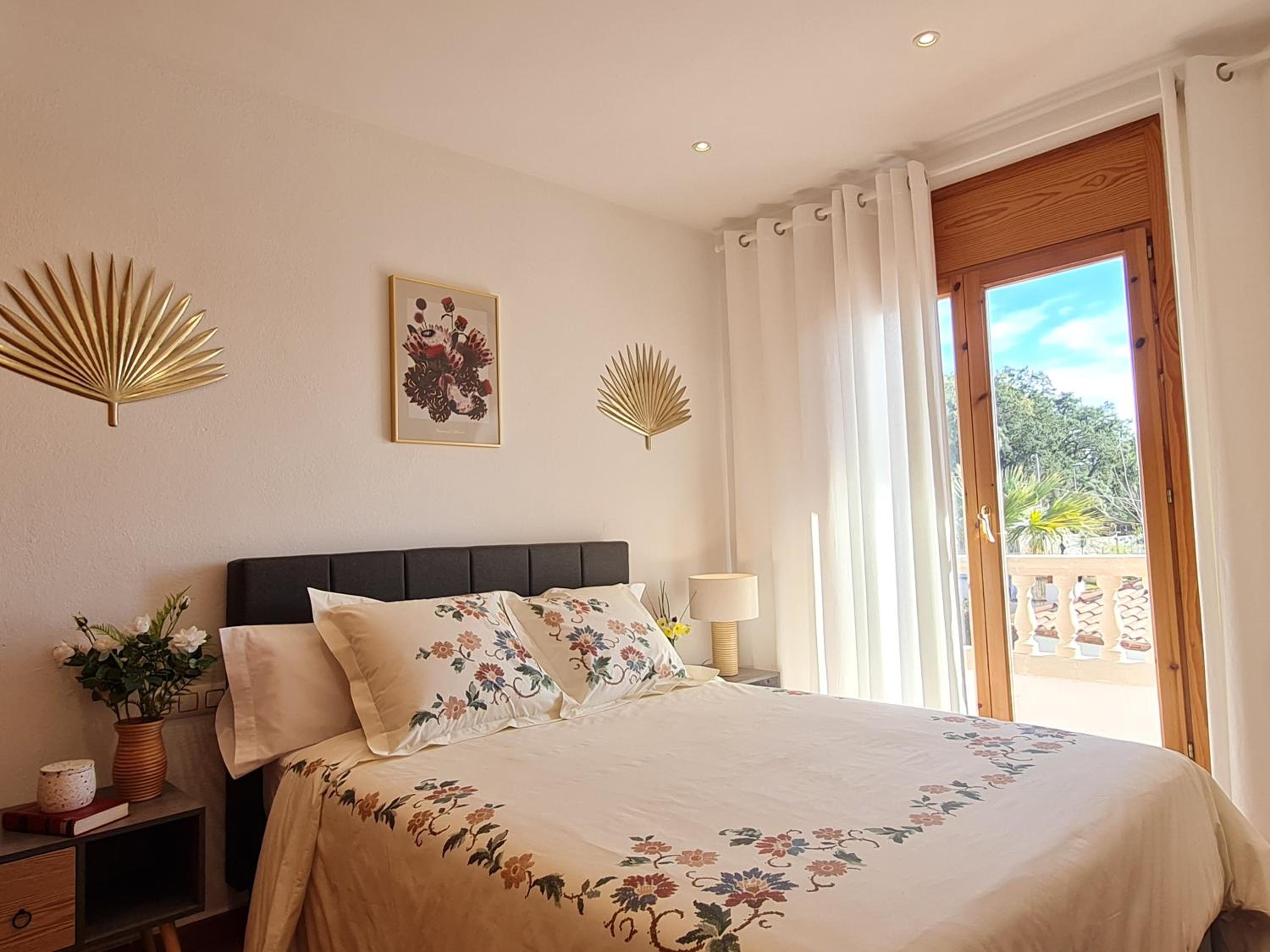 VILLA ARBUCIES with private pool
