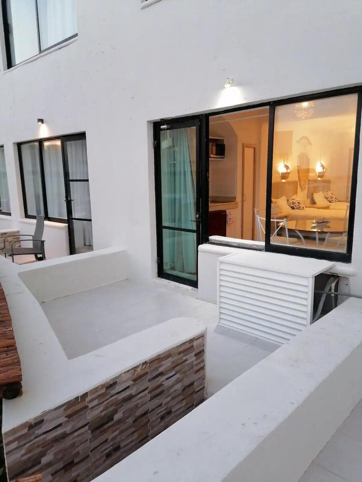Beachfront Studio With Ocean View