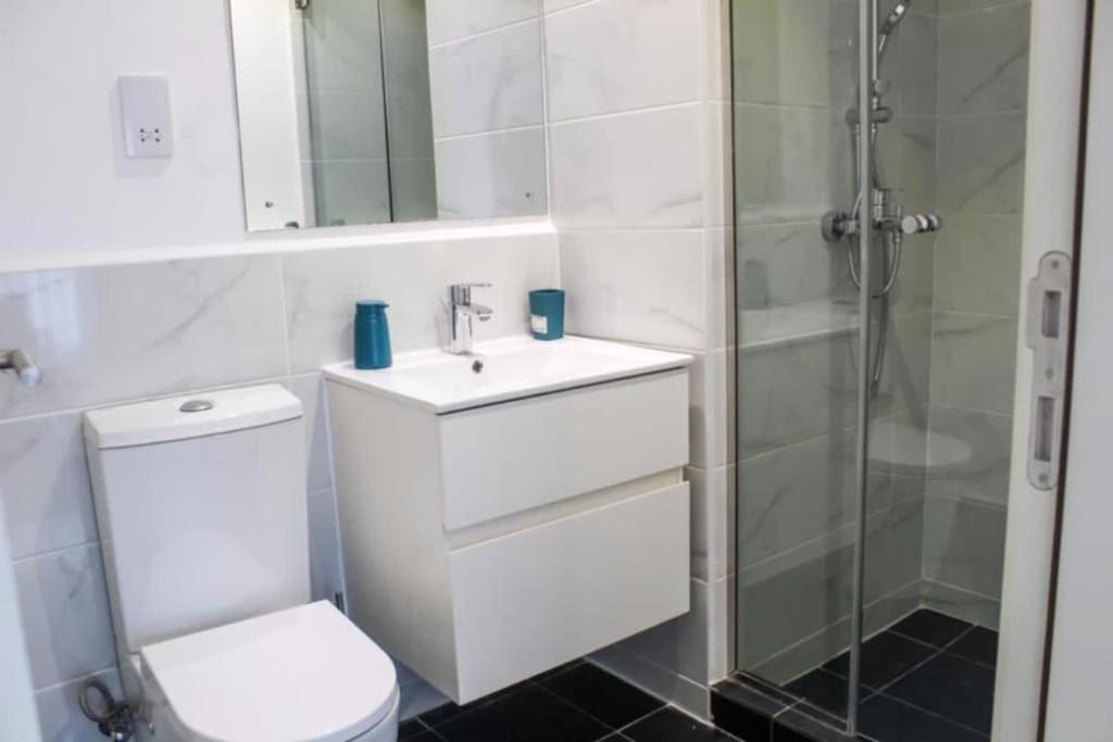 Luxury Serviced Studio Apartment view 3