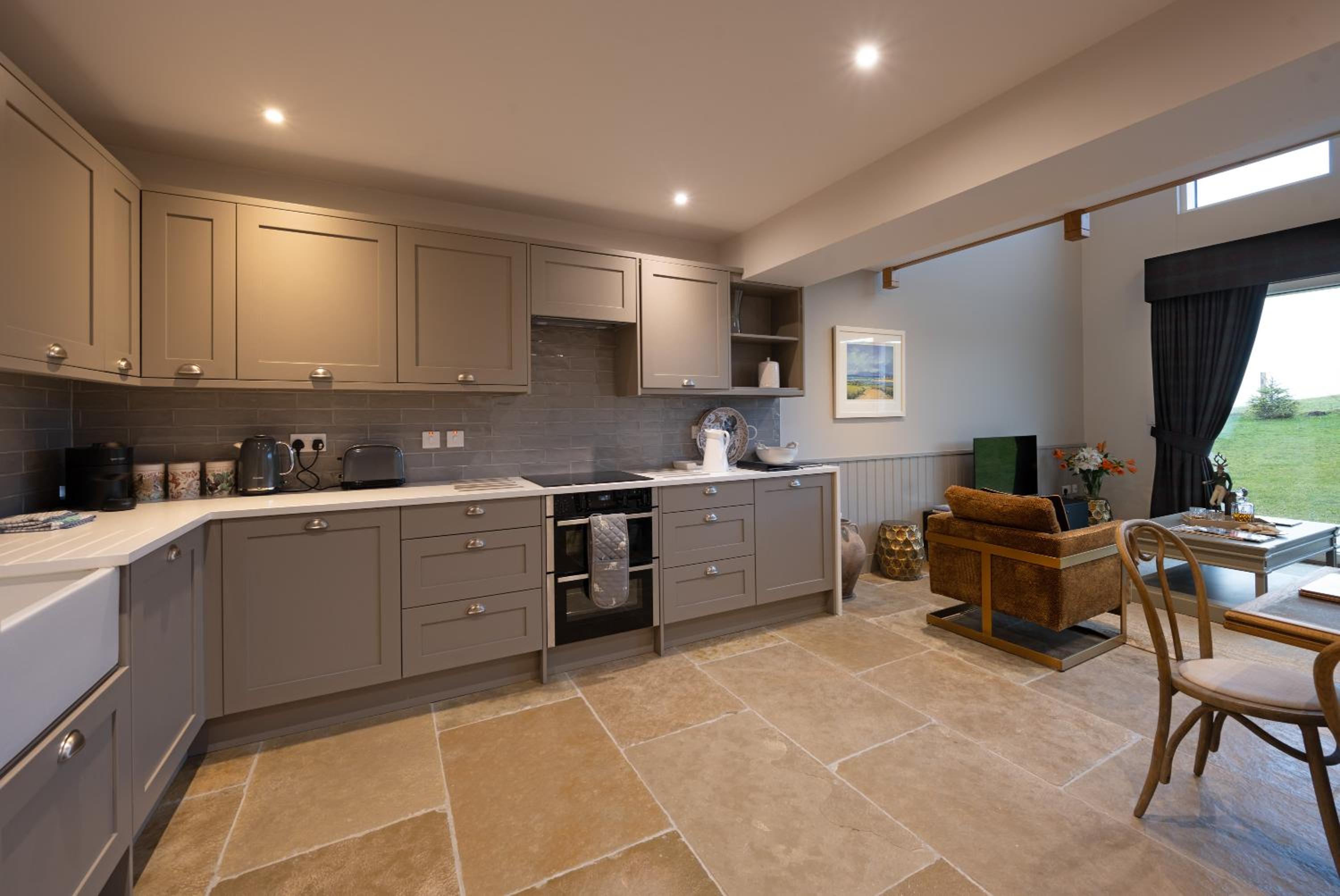 Lapwing - Stylish one bedroom country steading view 3