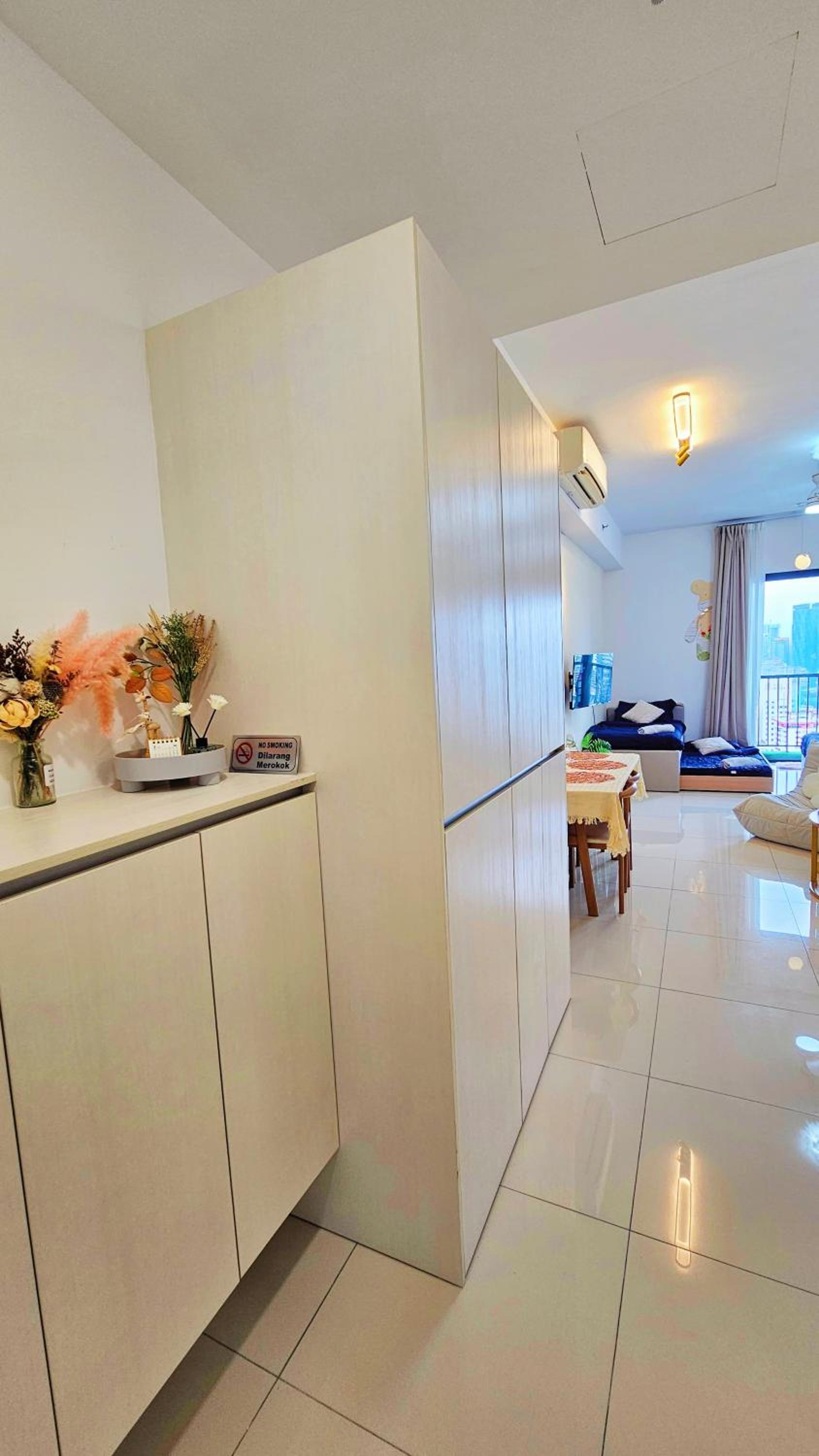 KLCC view Balcony 4pax Chambers Suites KL City