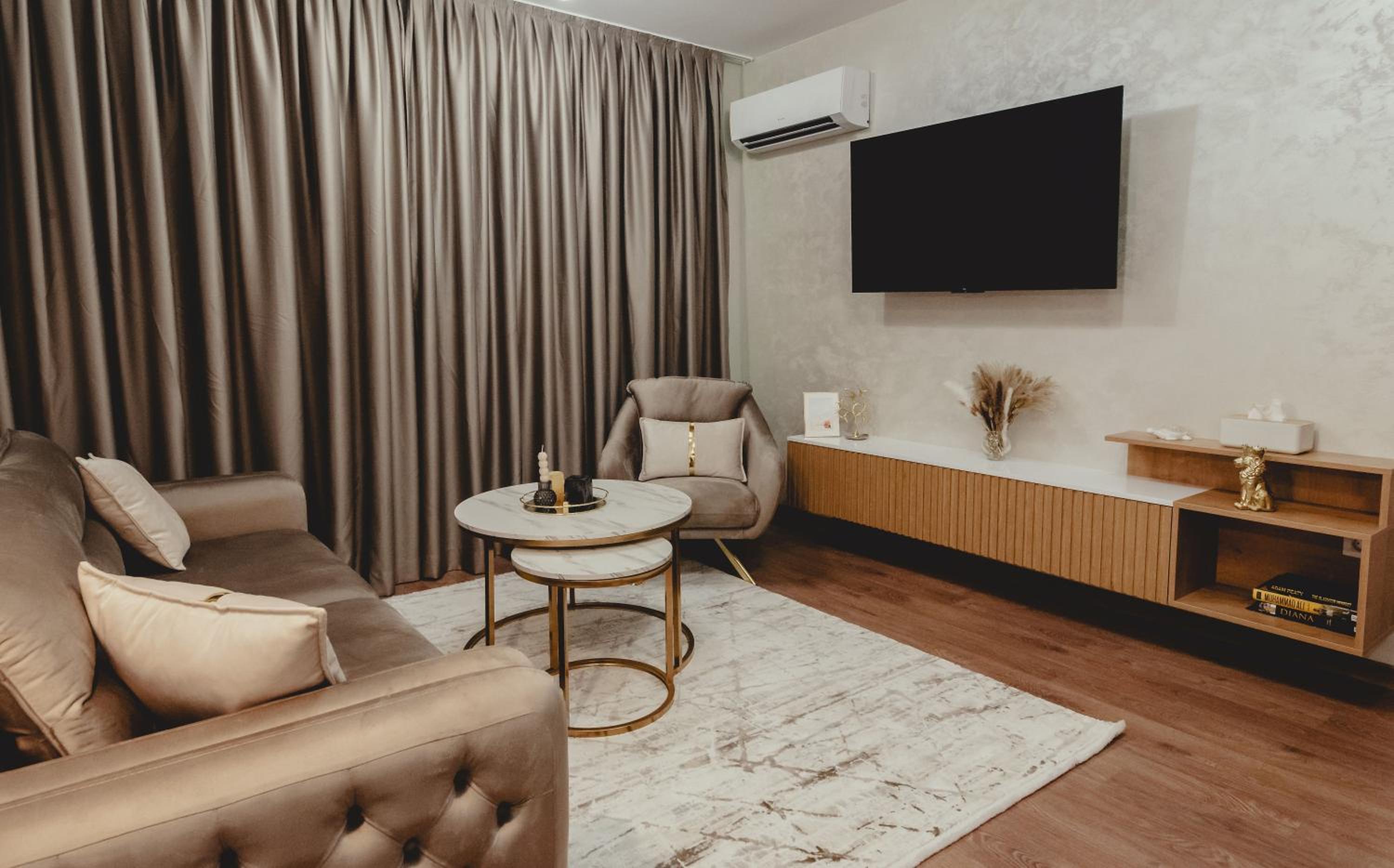 Elegant Living Ap. 2