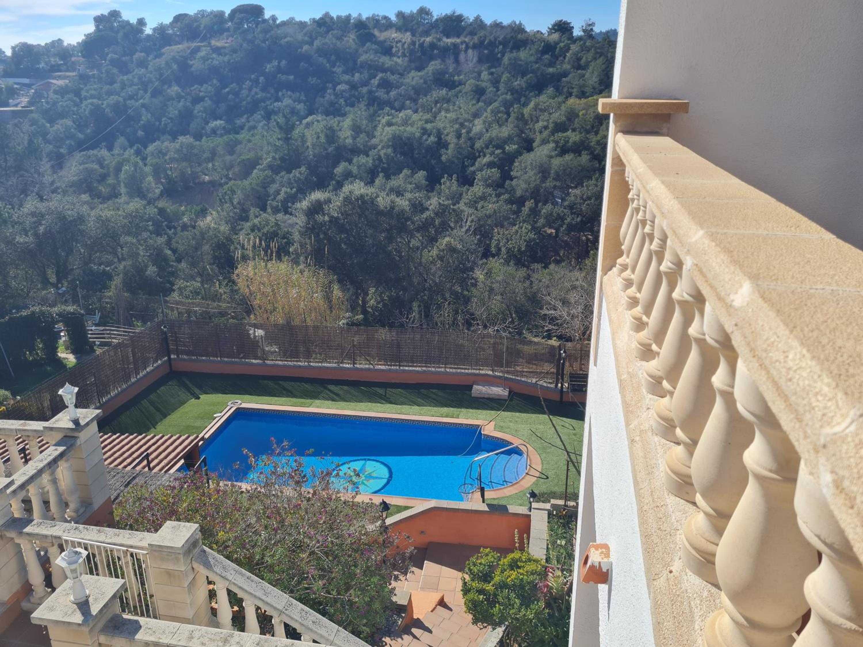 VILLA ARBUCIES with private pool