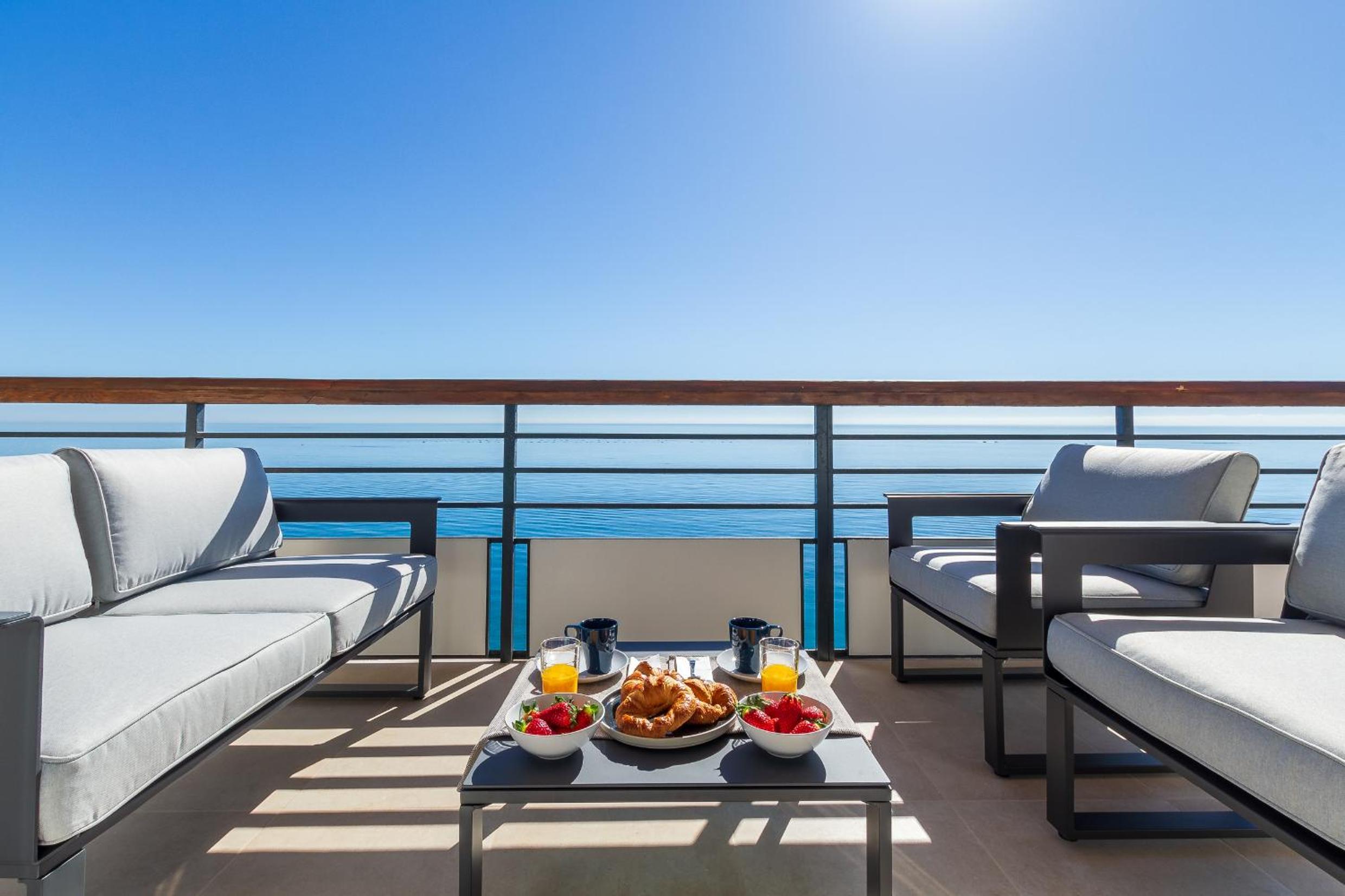 SANTA CLARA Modern & Exclusive Seafront Apartment photo 3