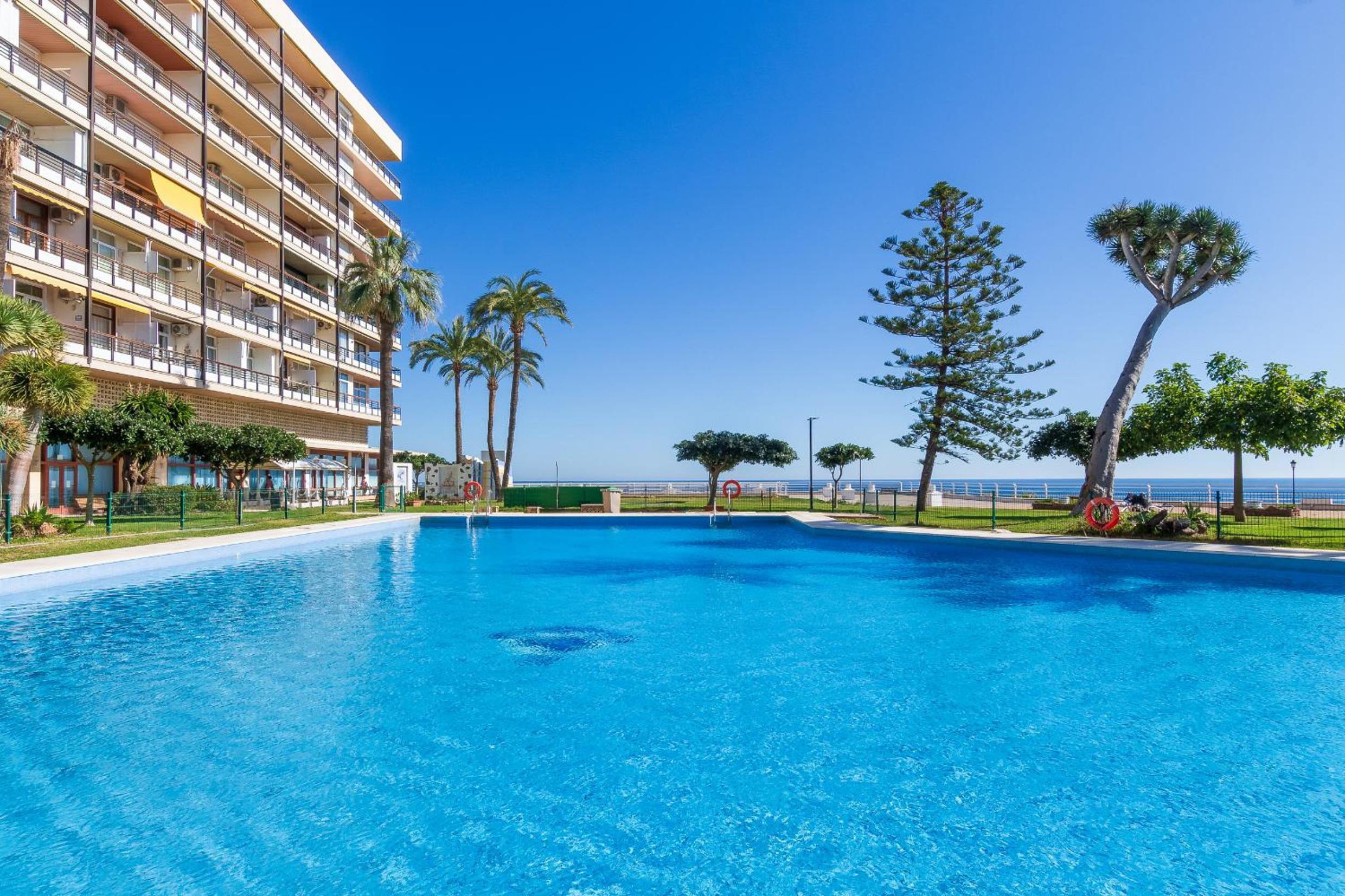 SANTA CLARA Modern & Exclusive Seafront Apartment
