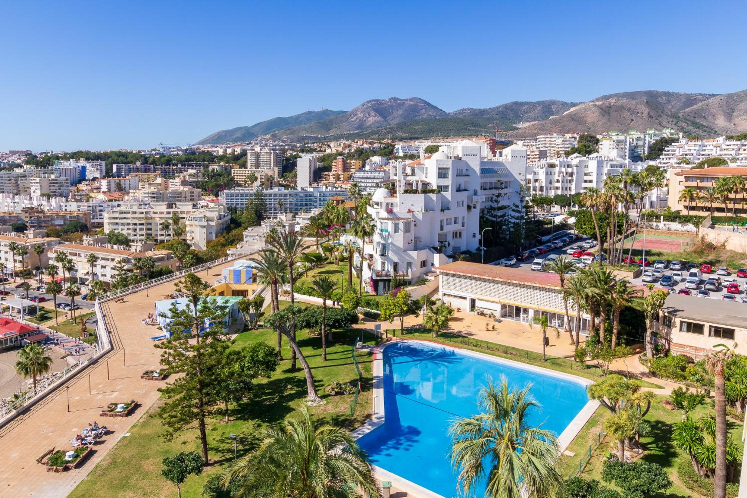 SANTA CLARA Modern & Exclusive Seafront Apartment