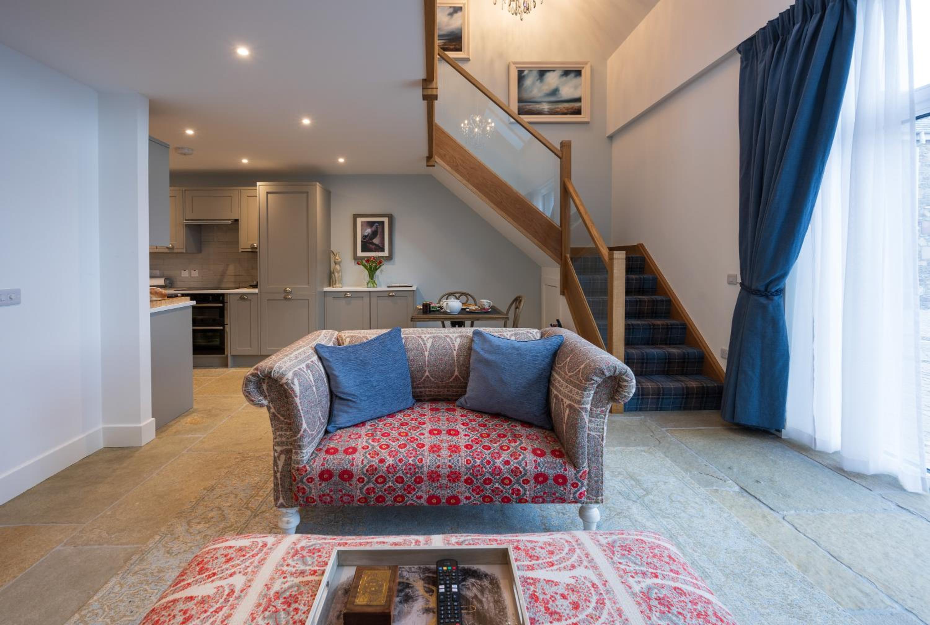 Pigeon Cottage - Luxury country steading view 4