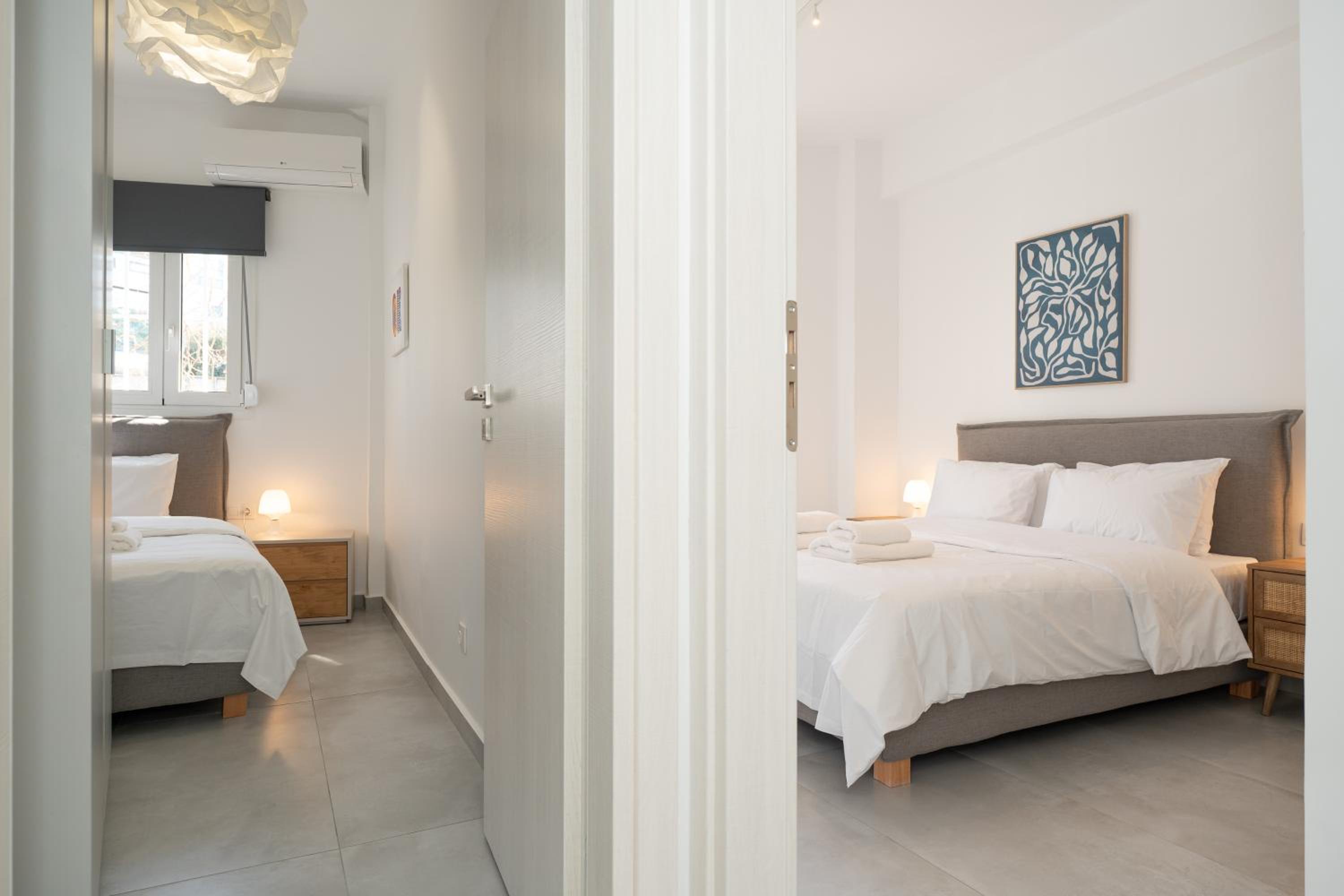 Athenian Gem, Fully Renovated 2 Bedroom Apartment Near Acropolis