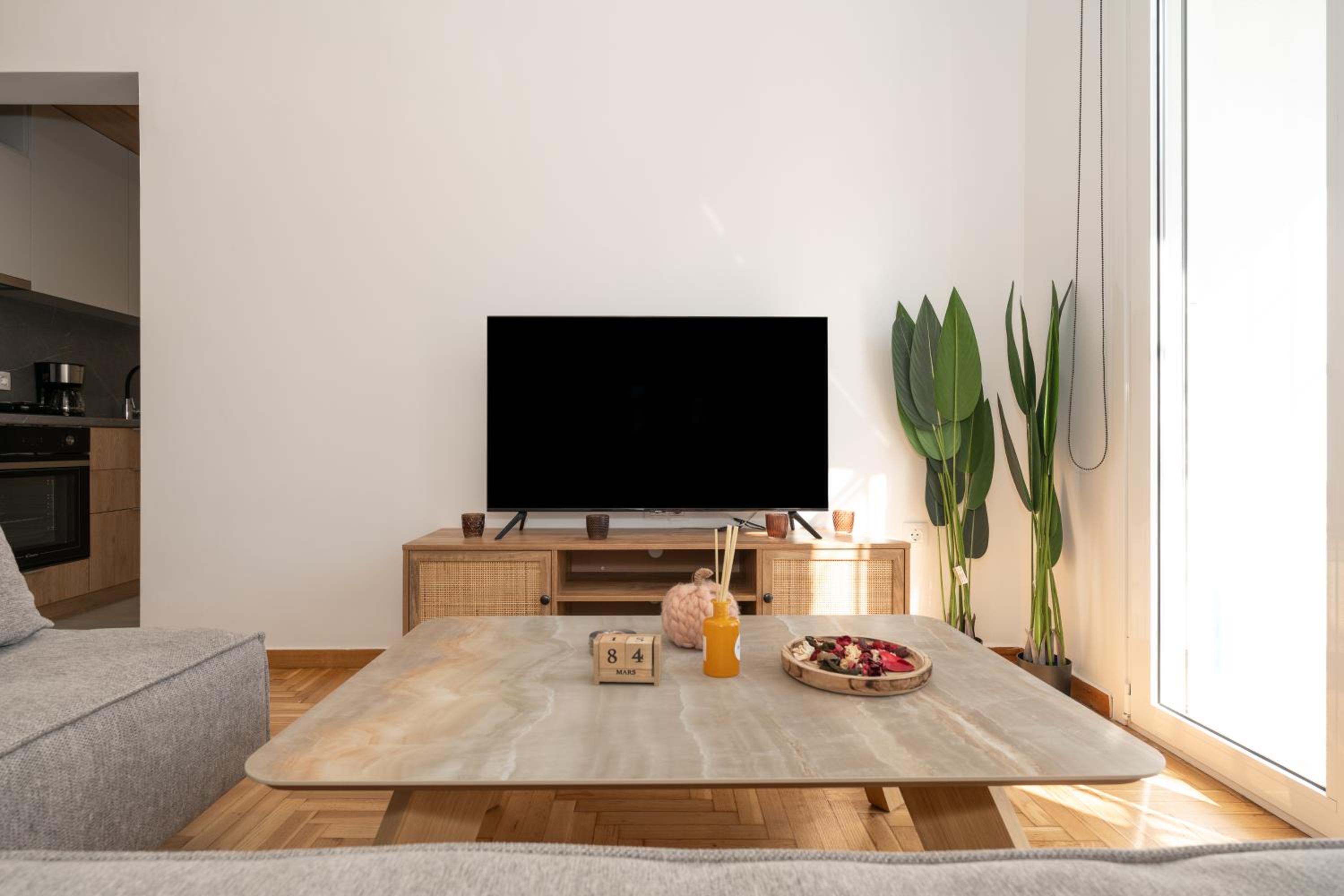 Athenian Gem, Fully Renovated 2 Bedroom Apartment Near Acropolis