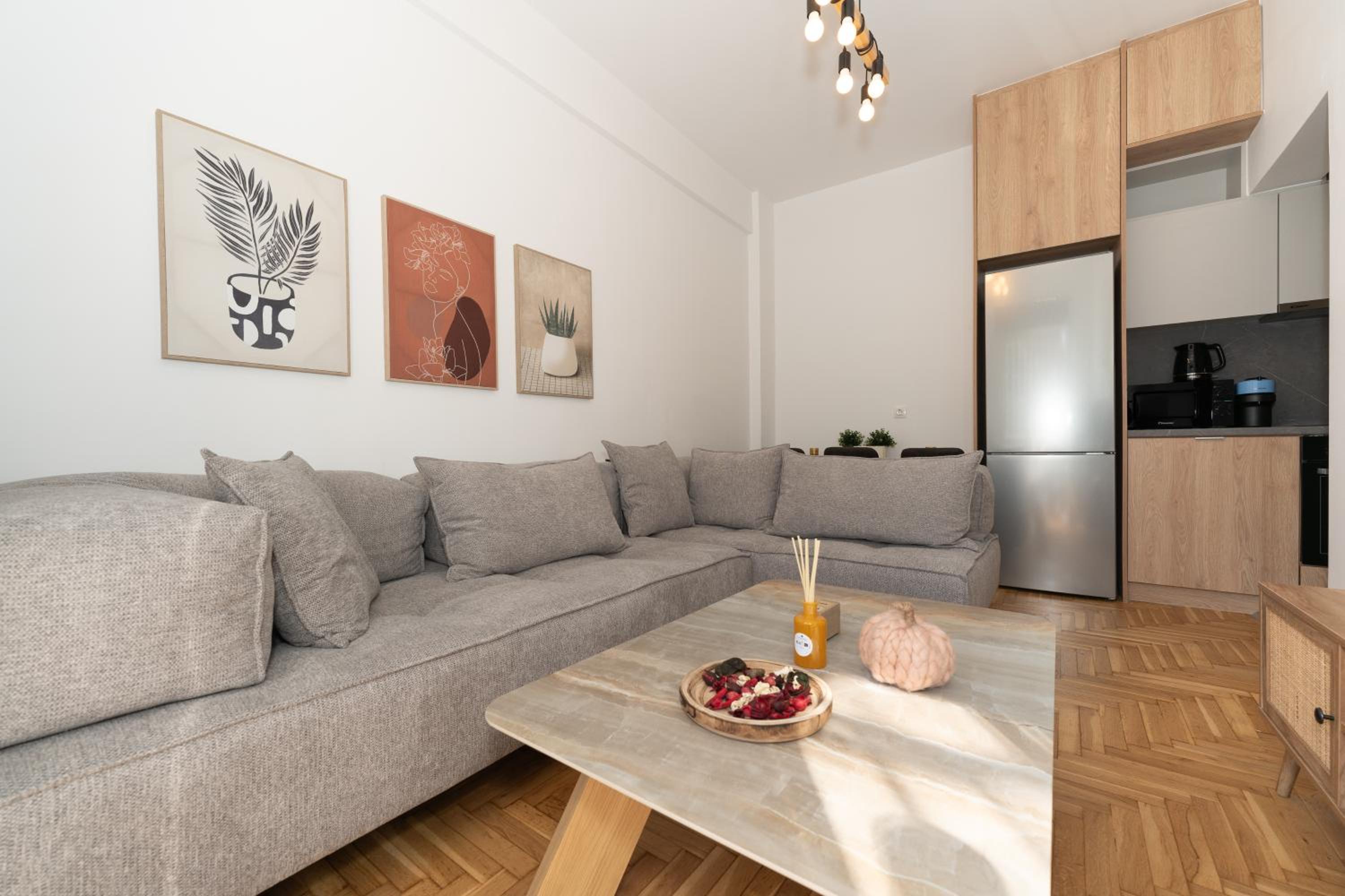 Athenian Gem, Fully Renovated 2 Bedroom Apartment Near Acropolis