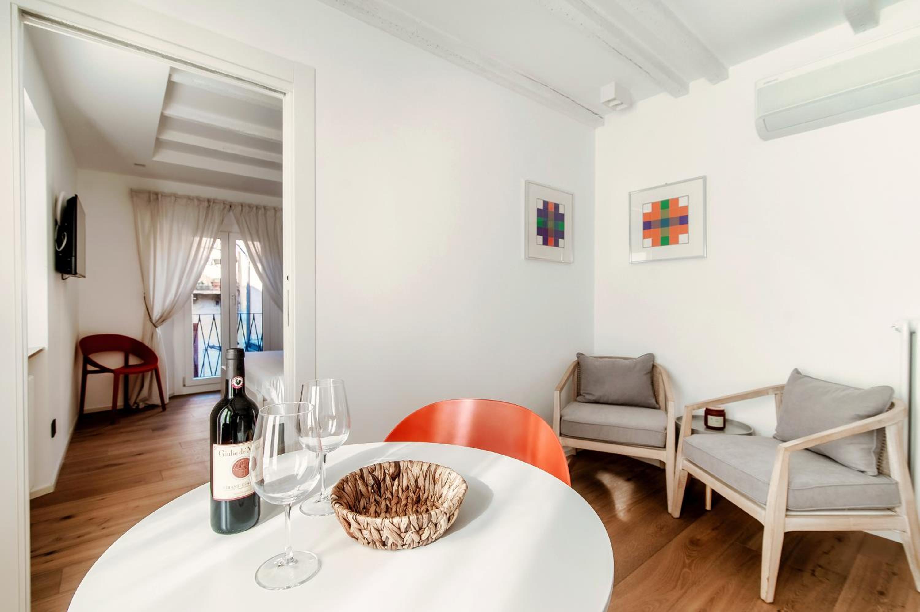La casa di Piera en Como — hotel room