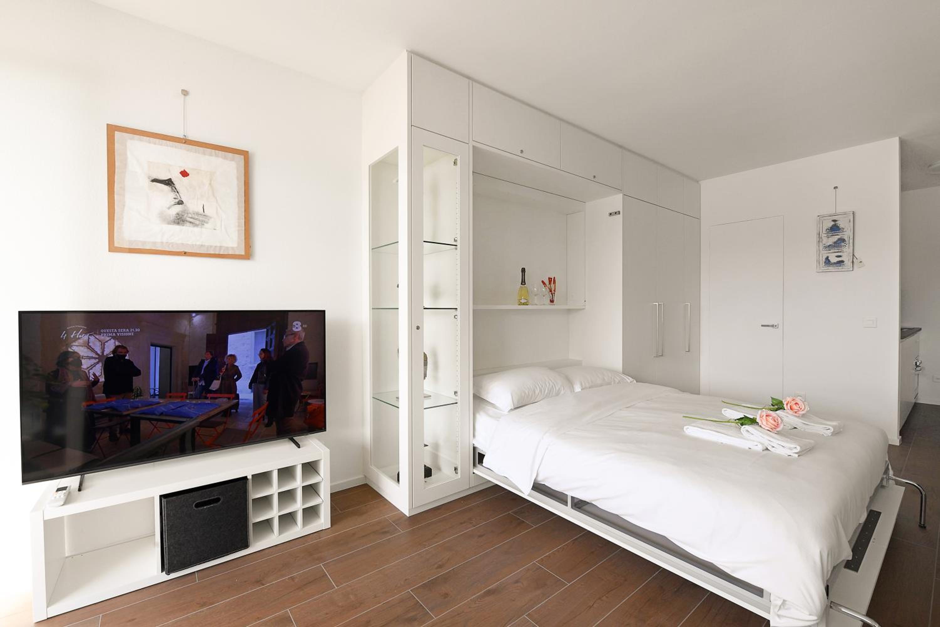 View and Art - Happy Rentals