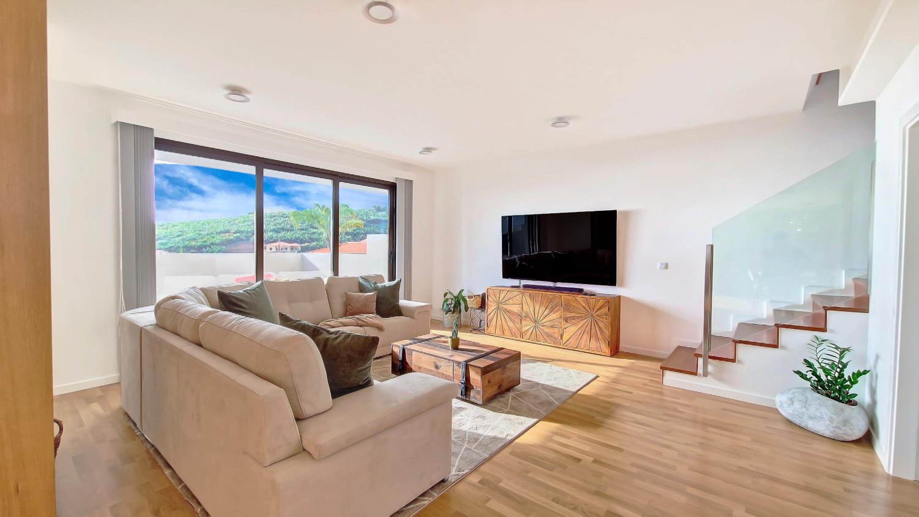 Allure Alannas Villa by LovelyStay