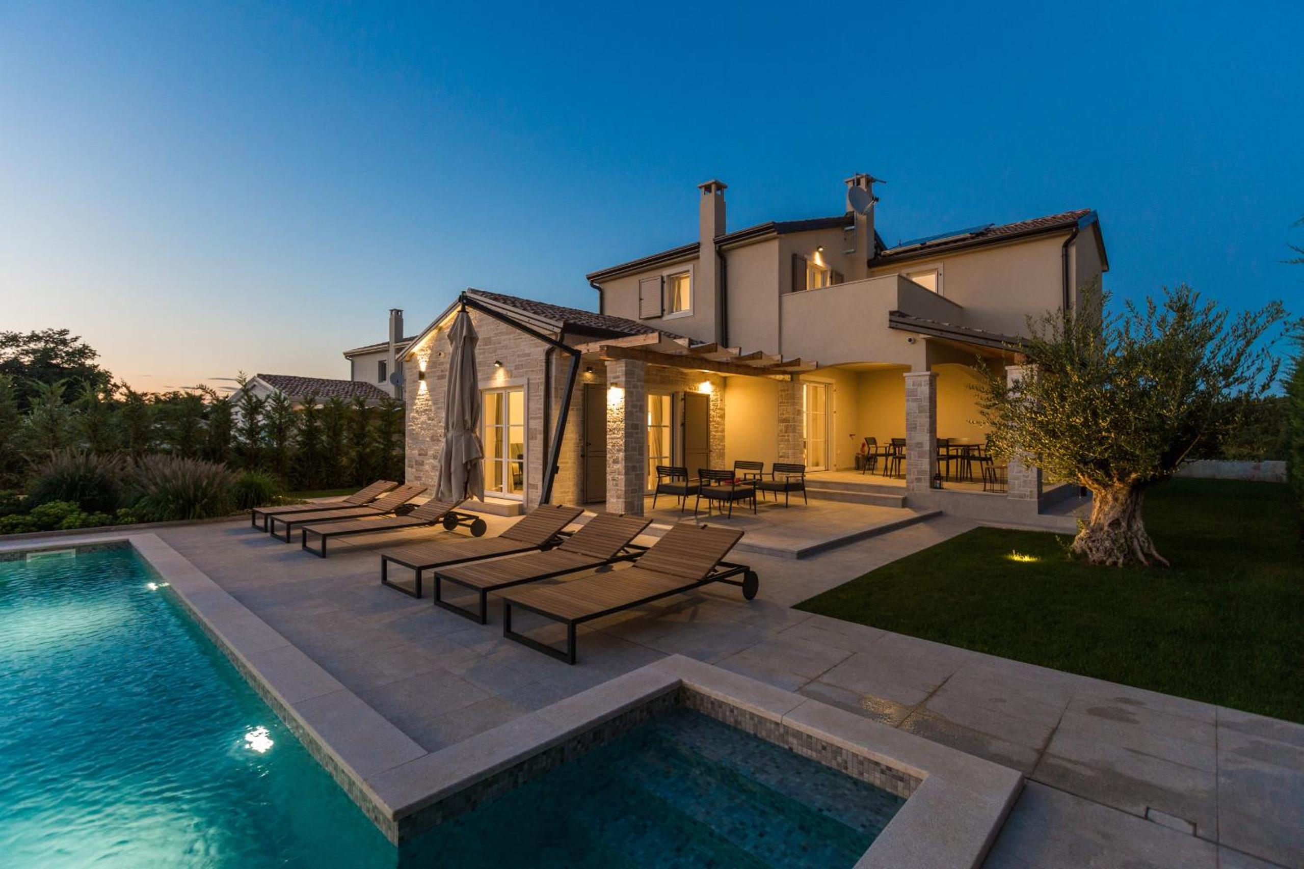 Villa No18 near Poreč for 6 people with heated pool