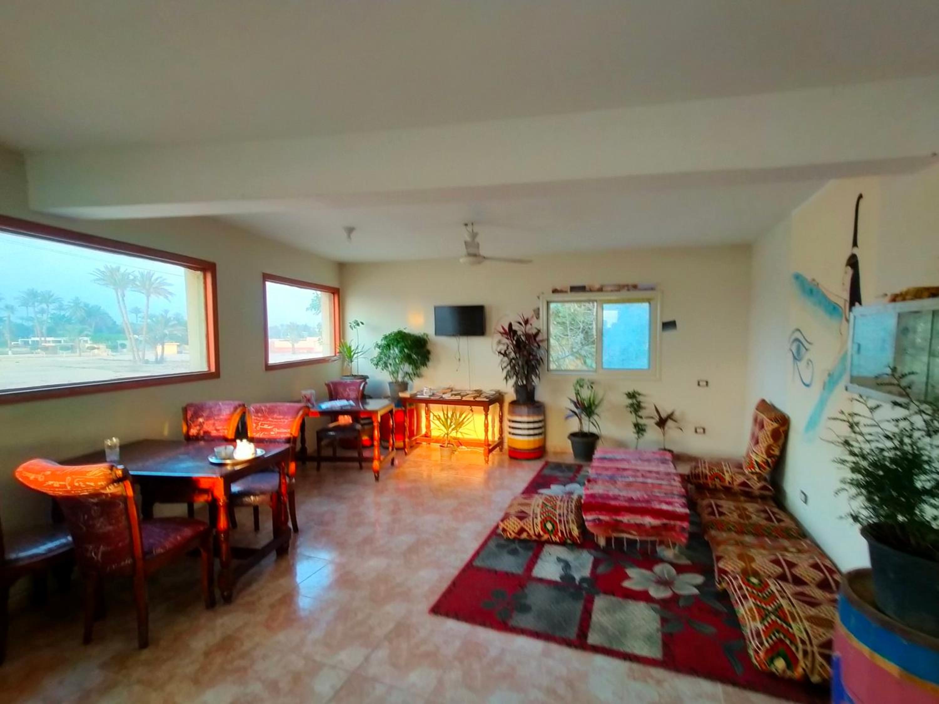 Seror Guest House