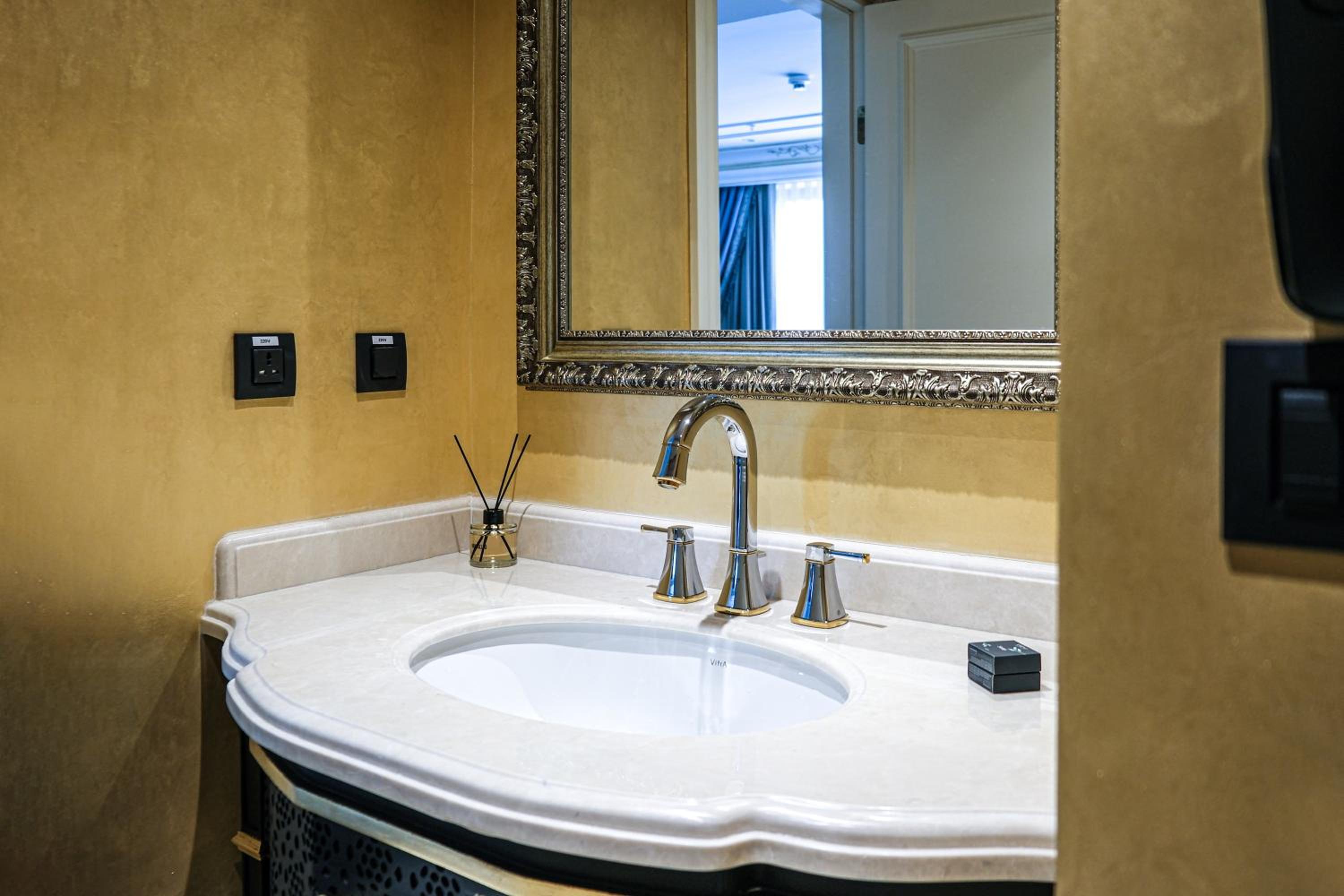 Dekalb Otel - Image 126