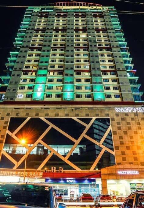 Spacious Condo in Q.C. w/ wifi,near SM North view 2