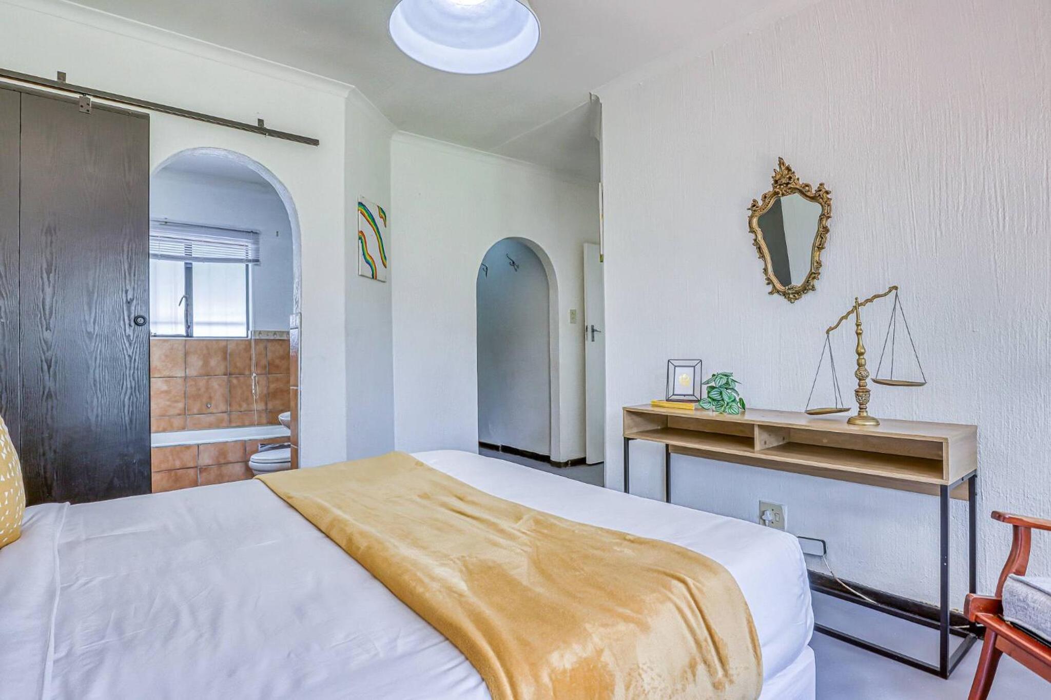 Modern Spanish House-3br-pool-solar-samrand view 5