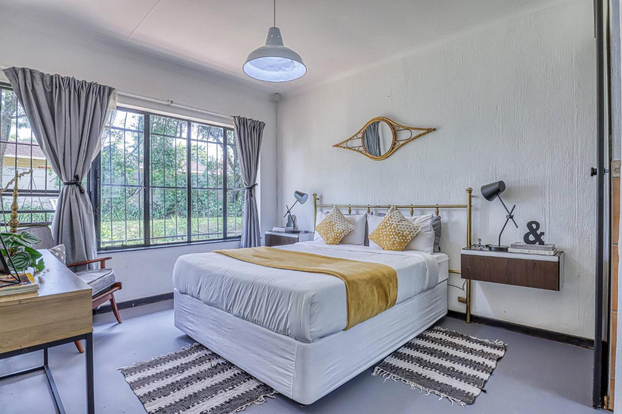 Modern Spanish House-3br-pool-solar-samrand view 4