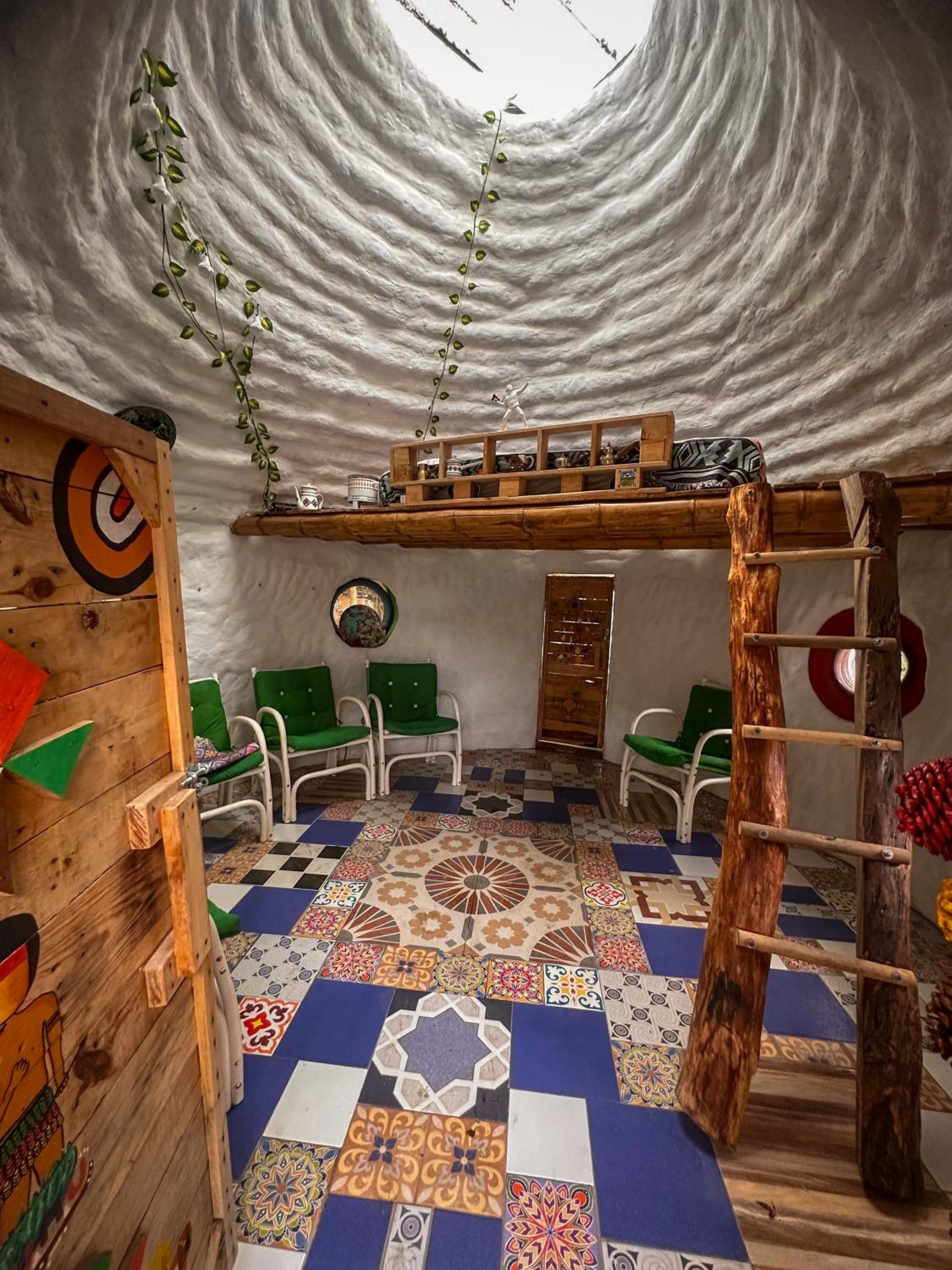 La Casa de Ariel, La Ulloa