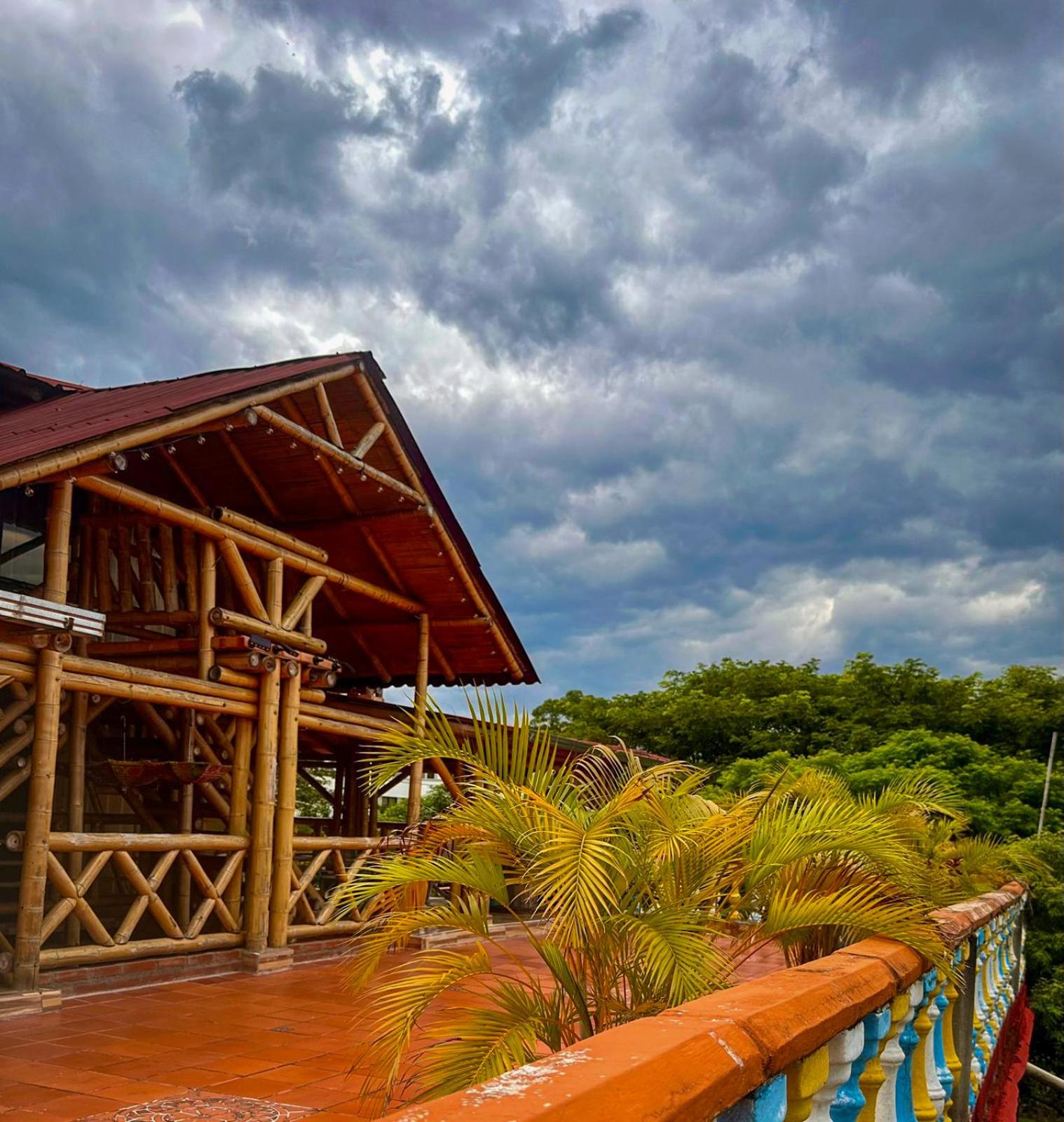 La Casa de Ariel, La Ulloa