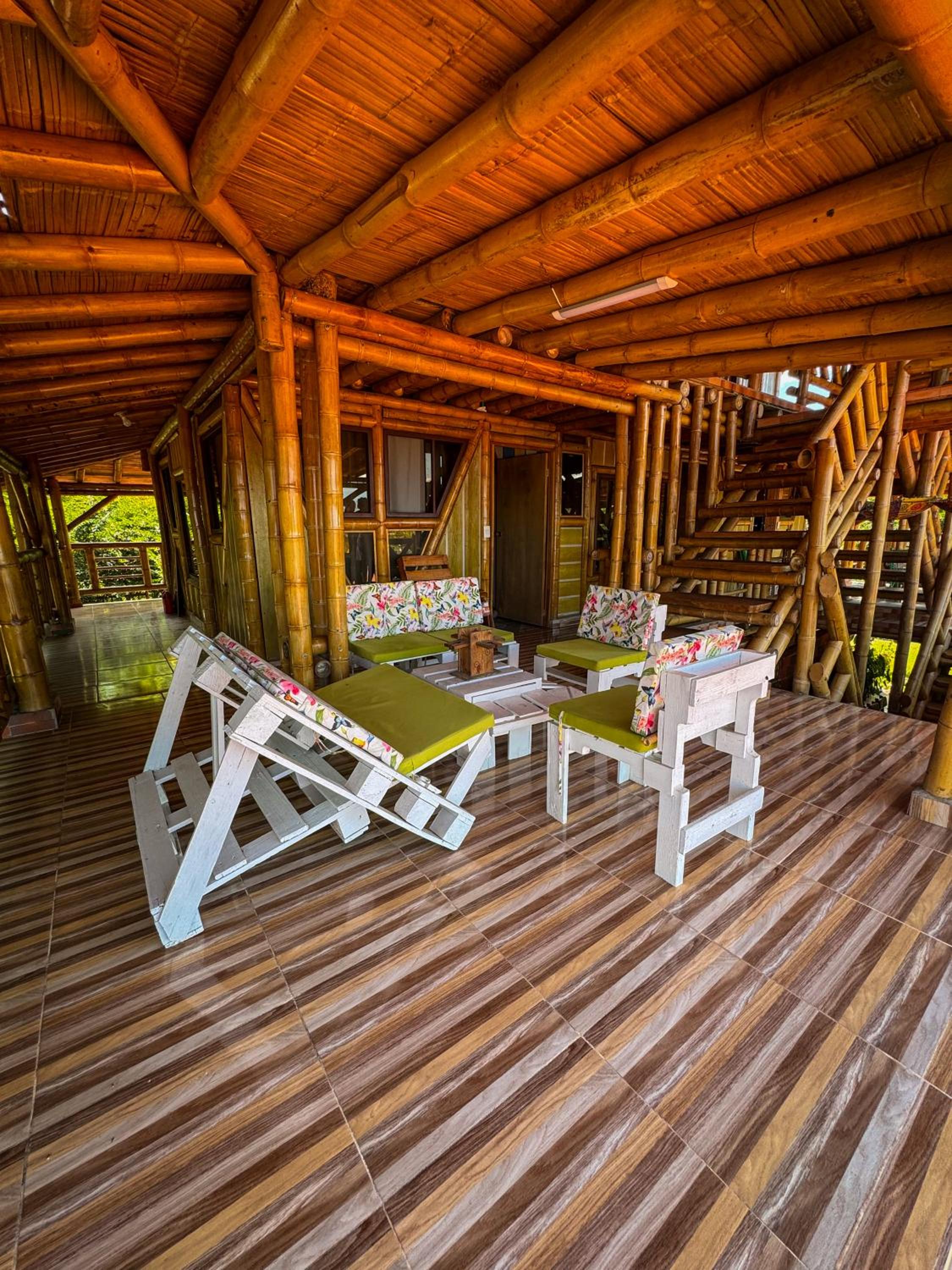 La Casa de Ariel, La Ulloa