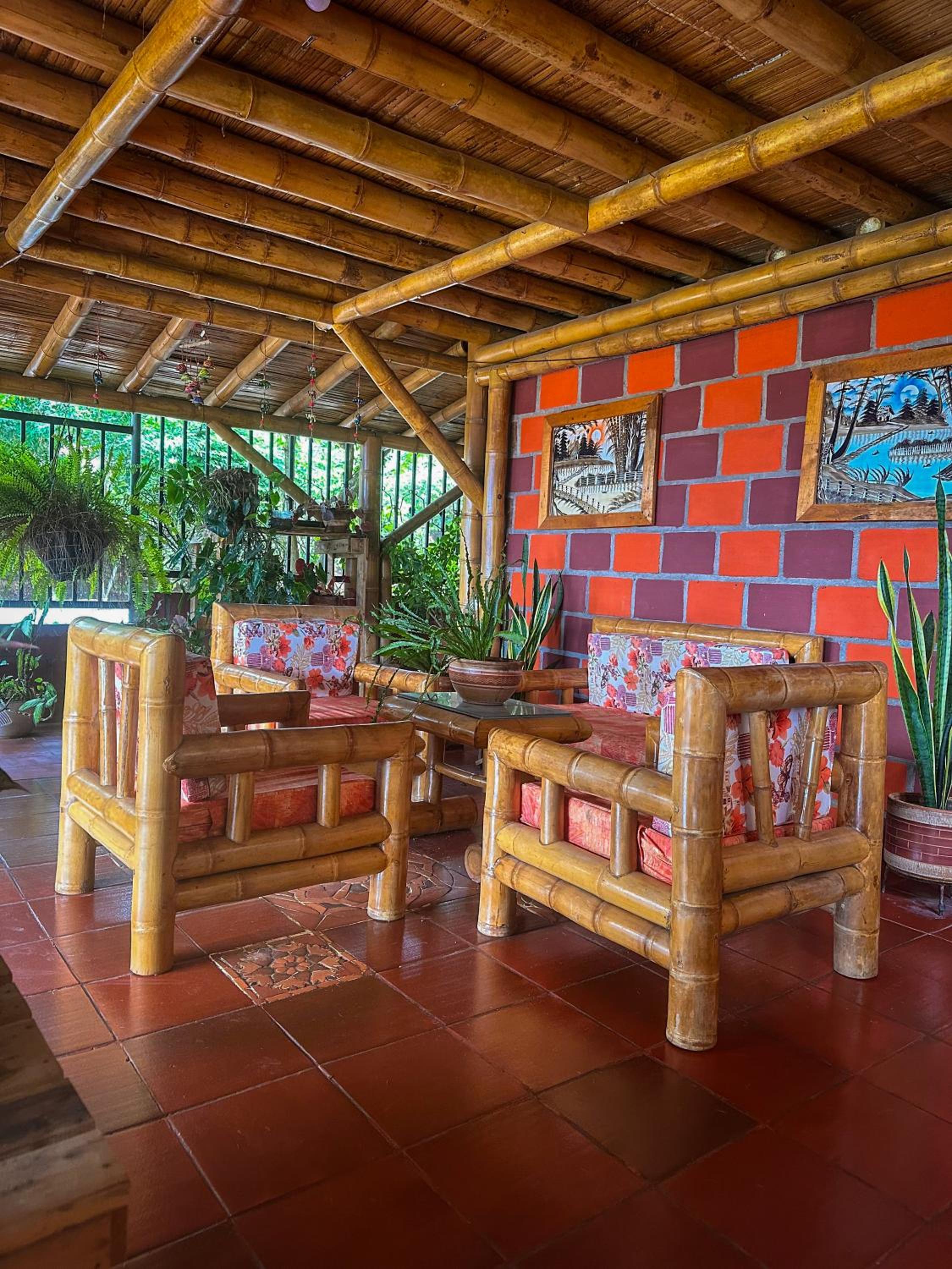 La Casa de Ariel, La Ulloa