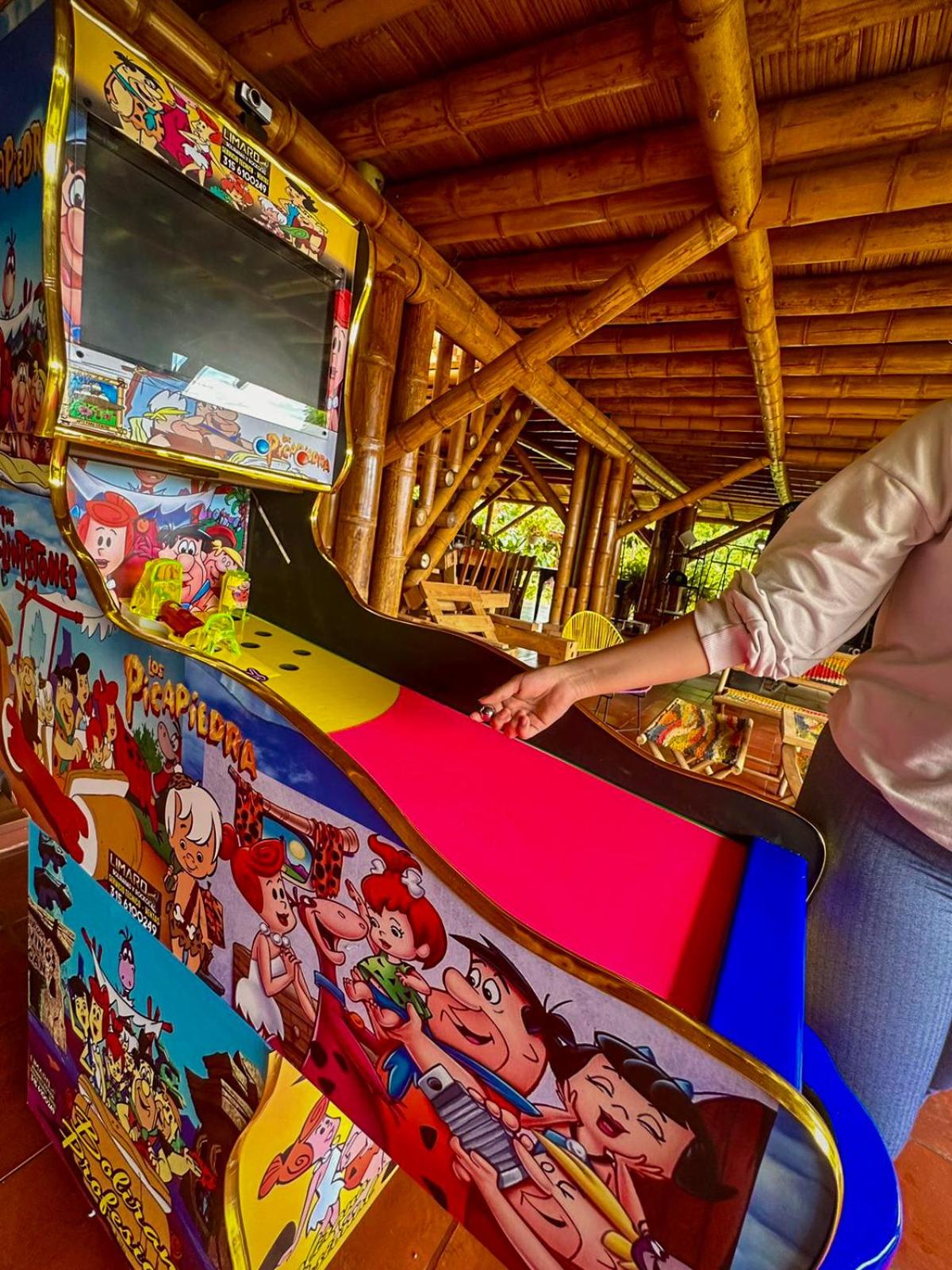 La Casa de Ariel, La Ulloa