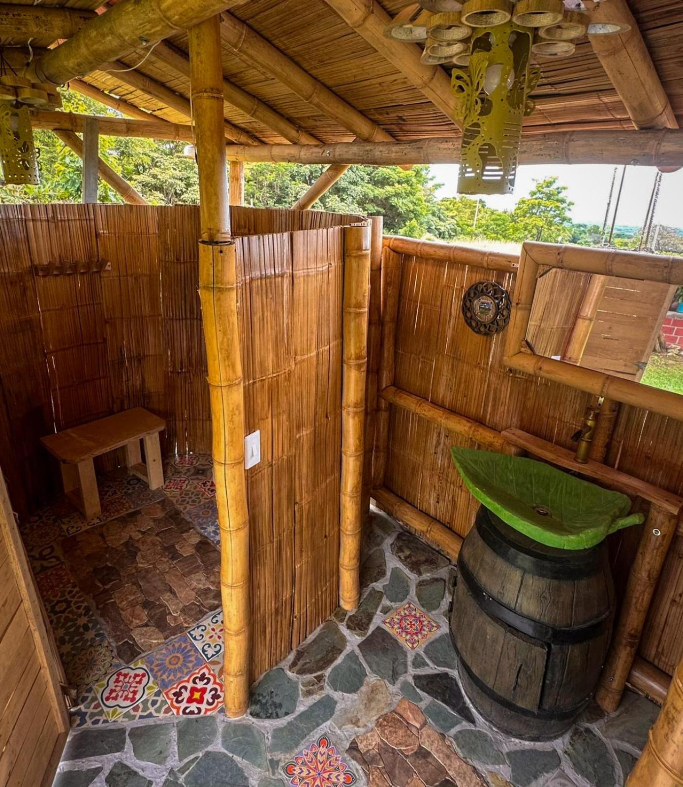 La Casa de Ariel, La Ulloa